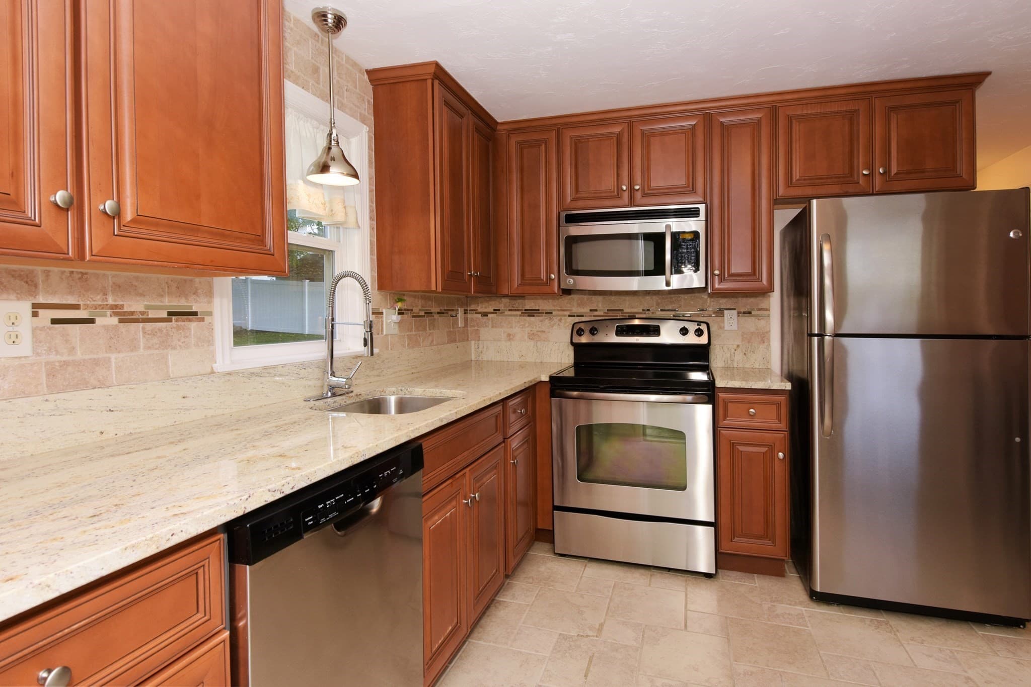 Single Family Residence at 35 Calumet Ave, Worcester MA 01605, Worcester, photo 11 of 29