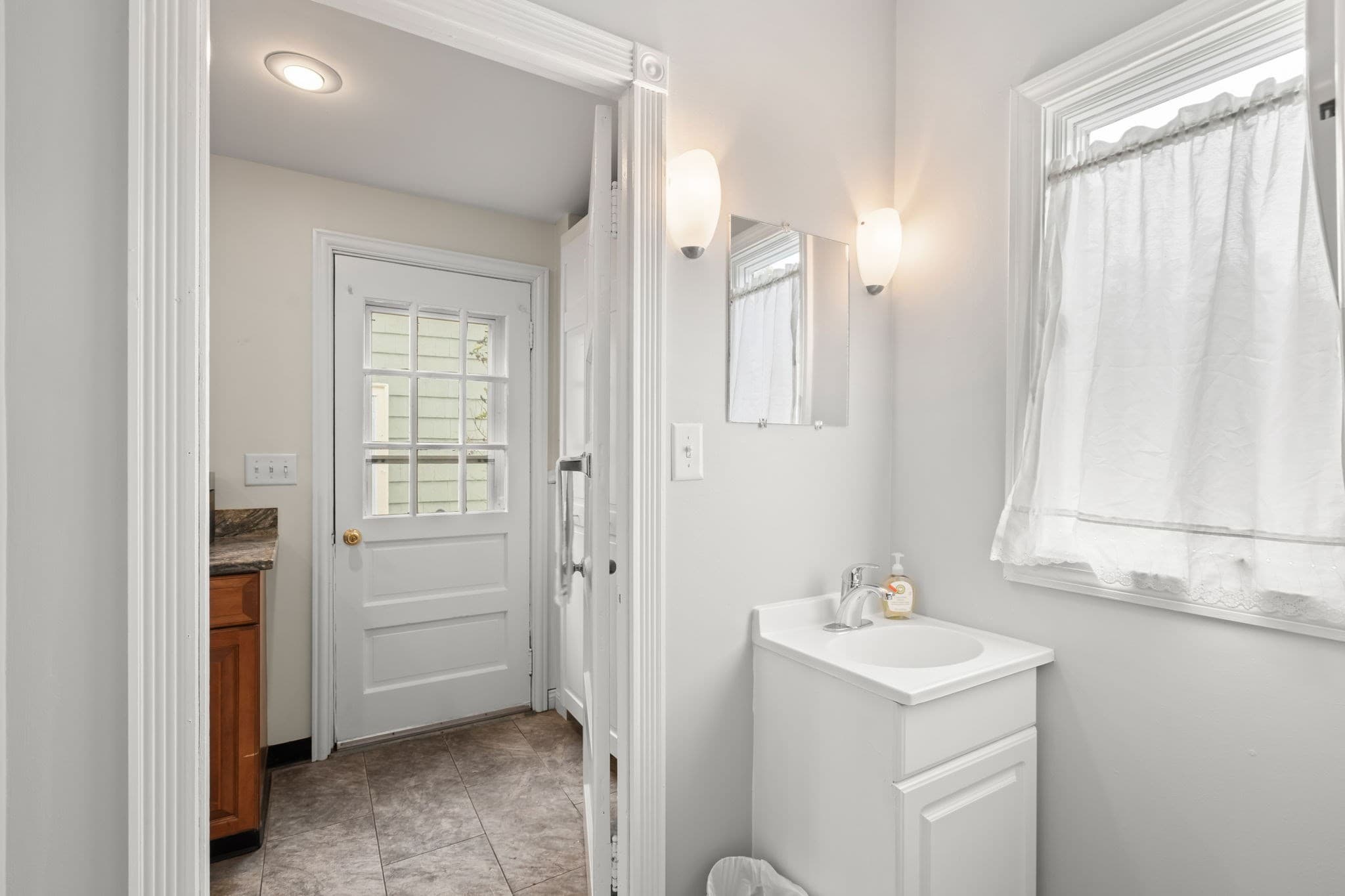 Single Family Residence at 7 Bisson St, Beverly MA 01915, Beverly, photo 16 of 42