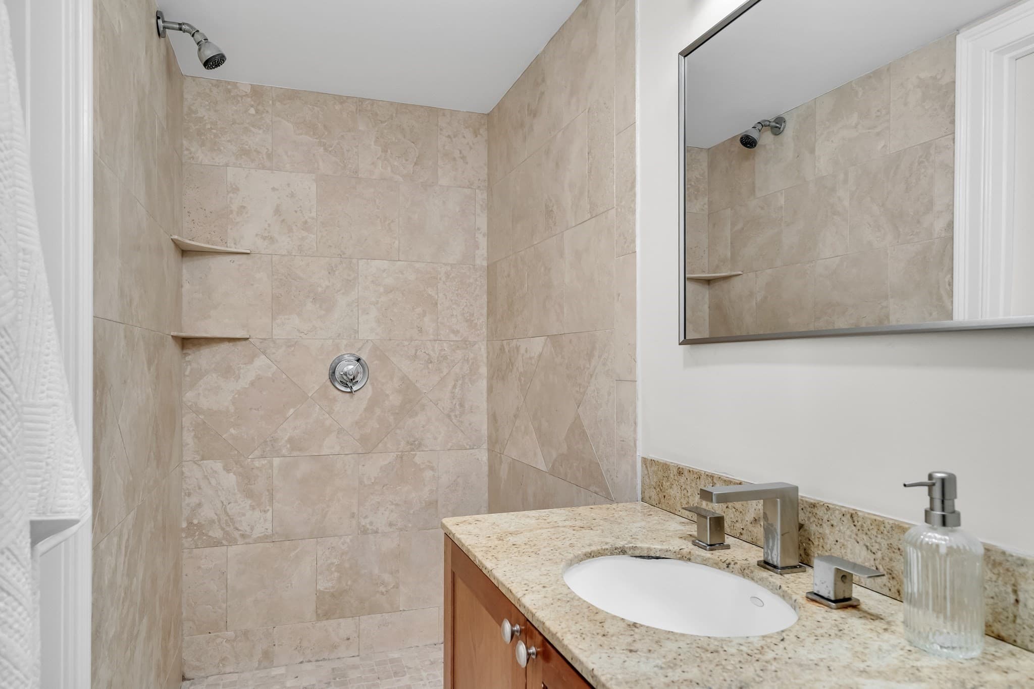 Condominium at 40 Prince Street # 40, Cambridge MA 02139, Cambridge, photo 18 of 26