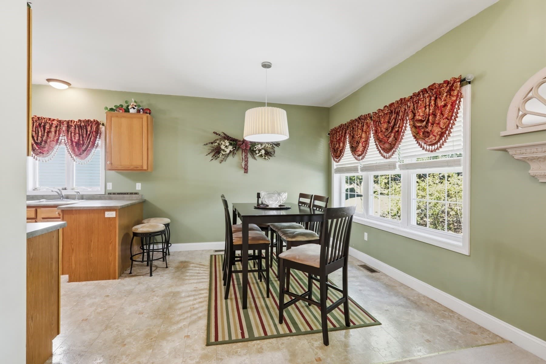 Single Family Residence at 23 Dickens Ln, Tyngsborough MA 01879, photo 5 of 24