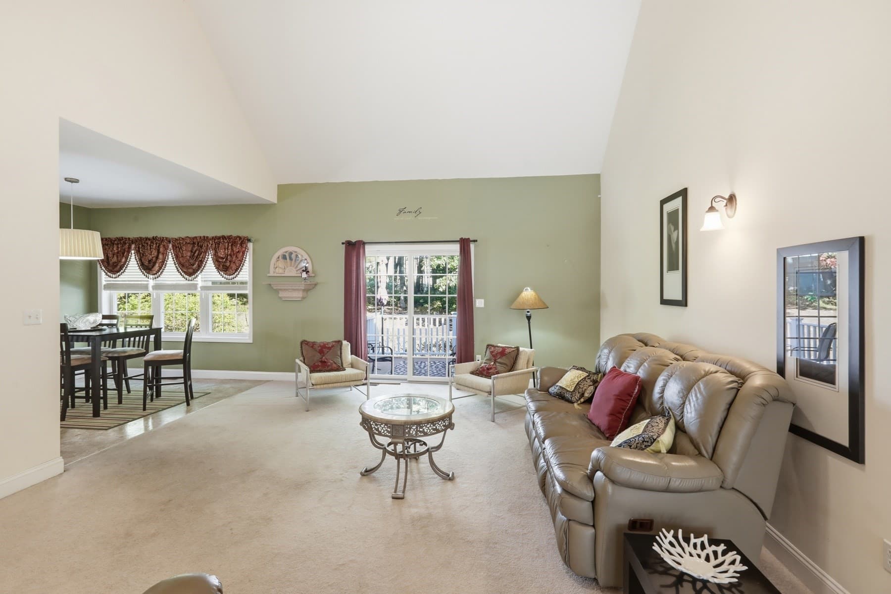 Single Family Residence at 23 Dickens Ln, Tyngsborough MA 01879, photo 10 of 24