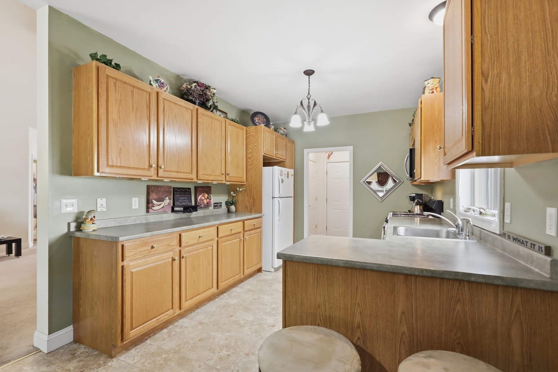Single Family Residence at 23 Dickens Ln, Tyngsborough MA 01879, photo 4 of 24