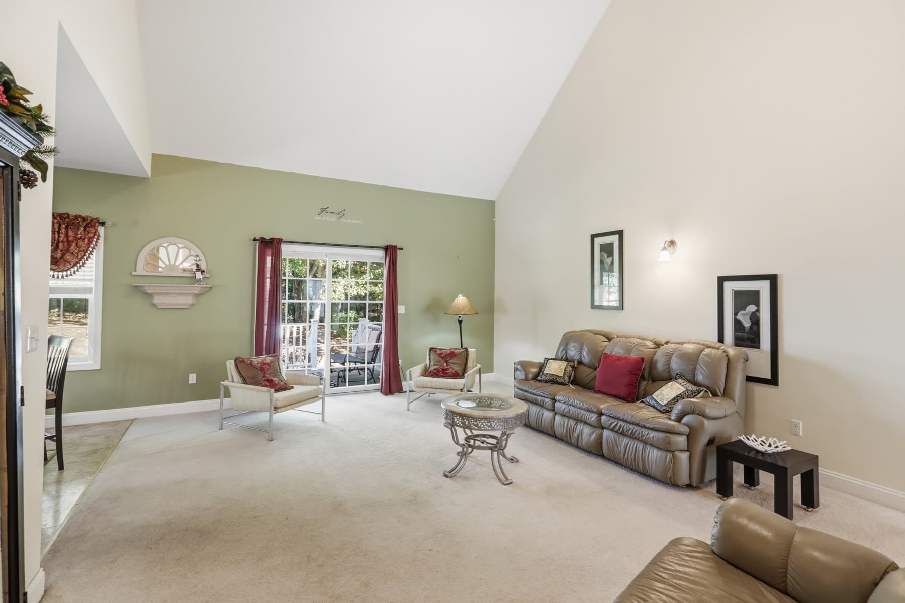 Single Family Residence at 23 Dickens Ln, Tyngsborough MA 01879, photo 8 of 24