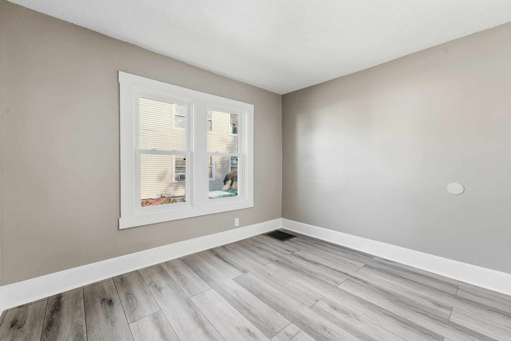 Single Family Residence at 195 Jasper St, Springfield MA 01109, Springfield, photo 14 of 31