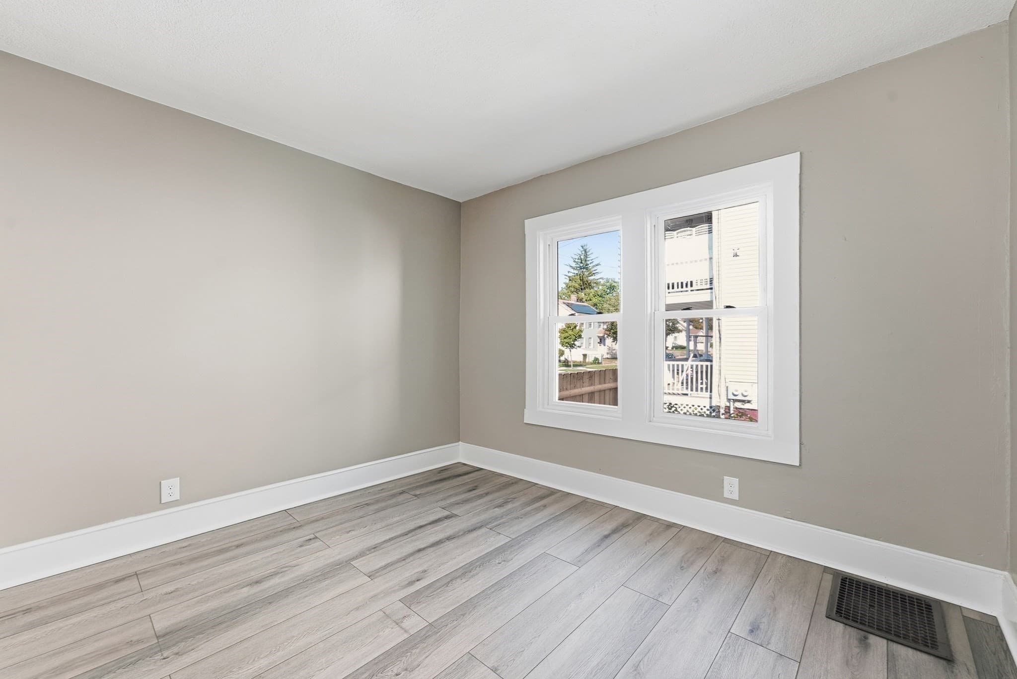 Single Family Residence at 195 Jasper St, Springfield MA 01109, Springfield, photo 15 of 31