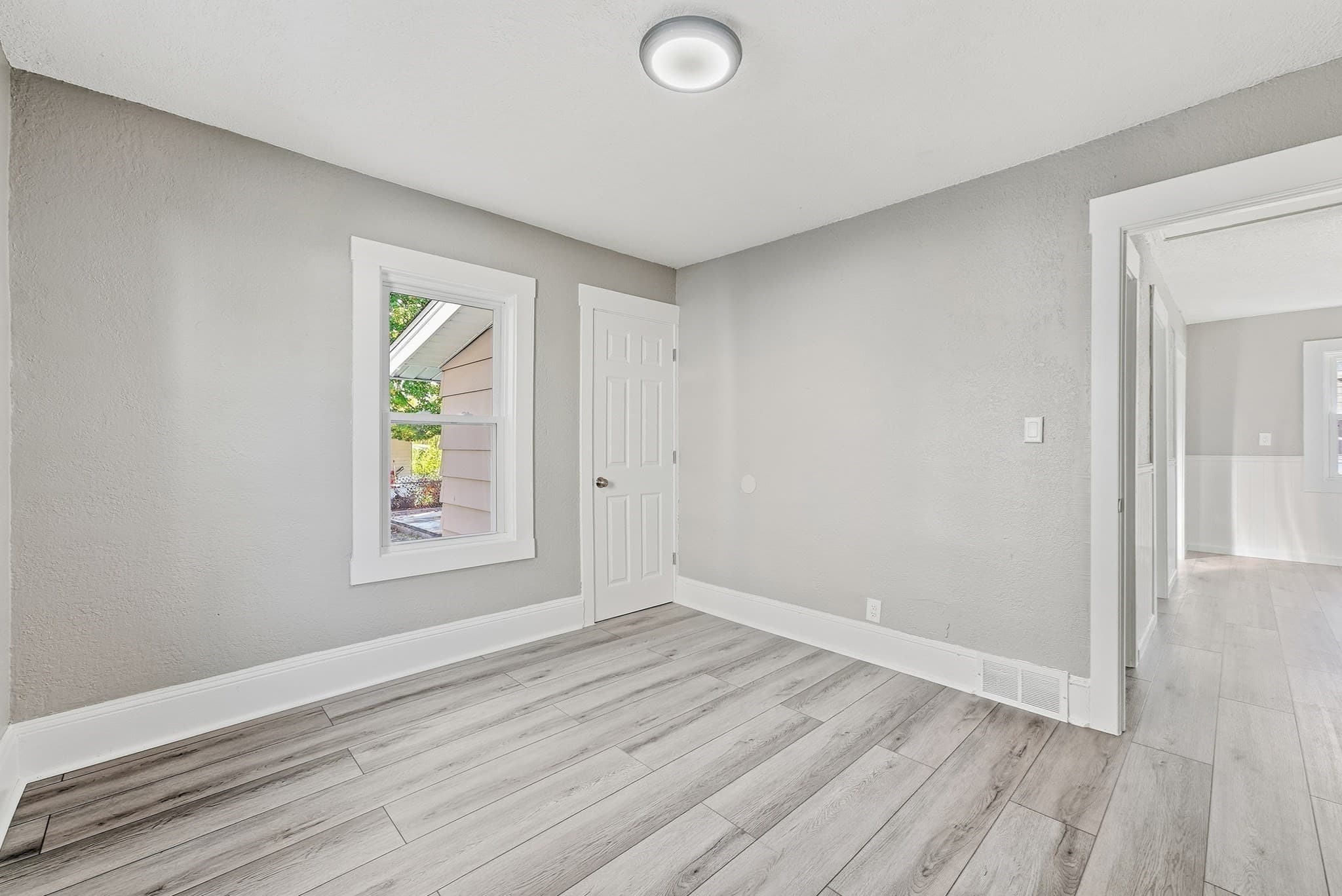 Single Family Residence at 195 Jasper St, Springfield MA 01109, Springfield, photo 21 of 31