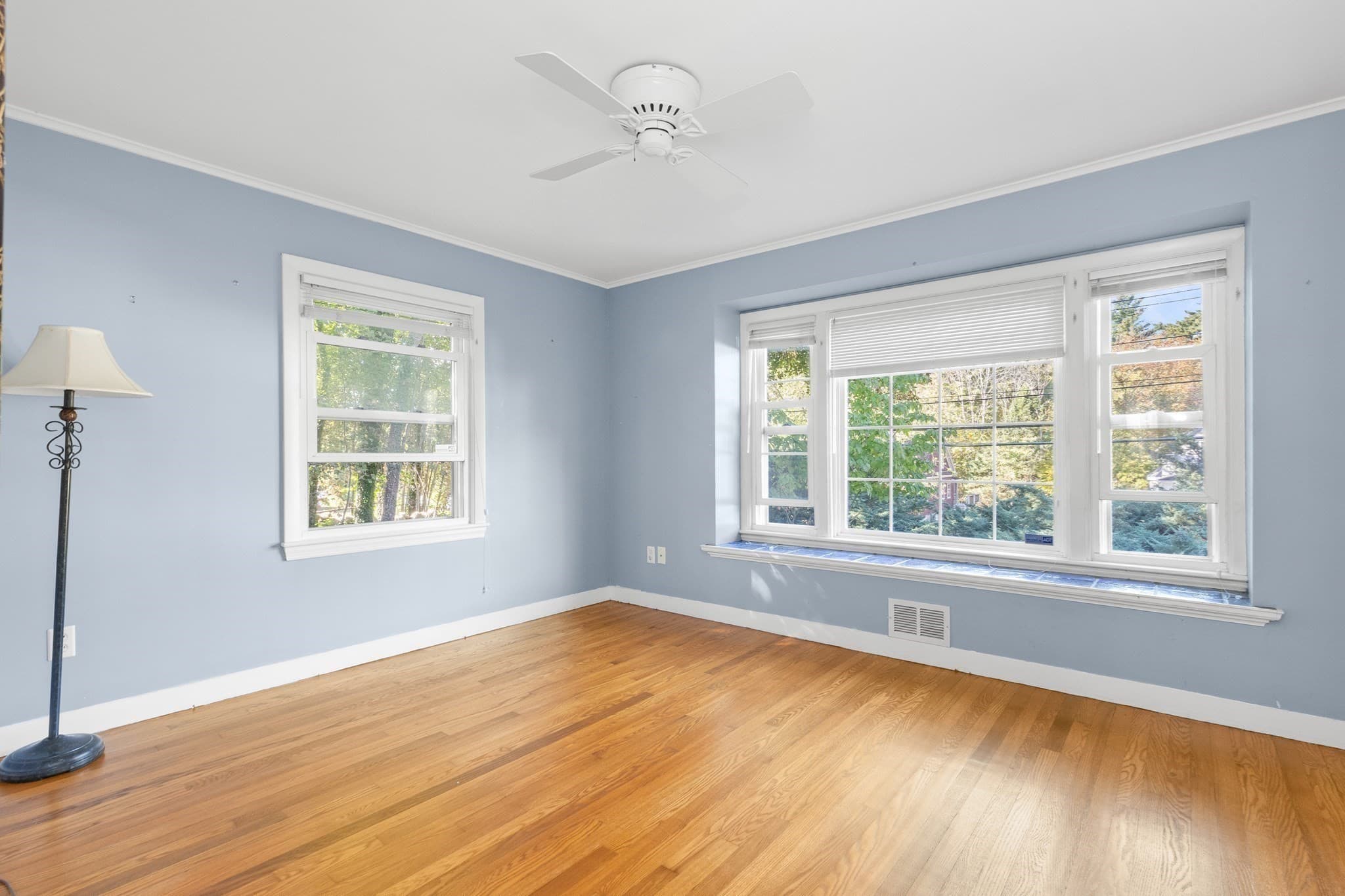 Single Family Residence at 335 Essex Ave, Gloucester MA 01930, Gloucester, photo 18 of 33
