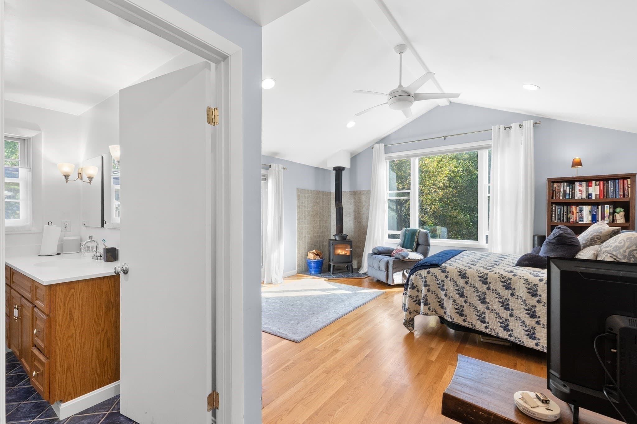 Single Family Residence at 335 Essex Ave, Gloucester MA 01930, Gloucester, photo 11 of 33