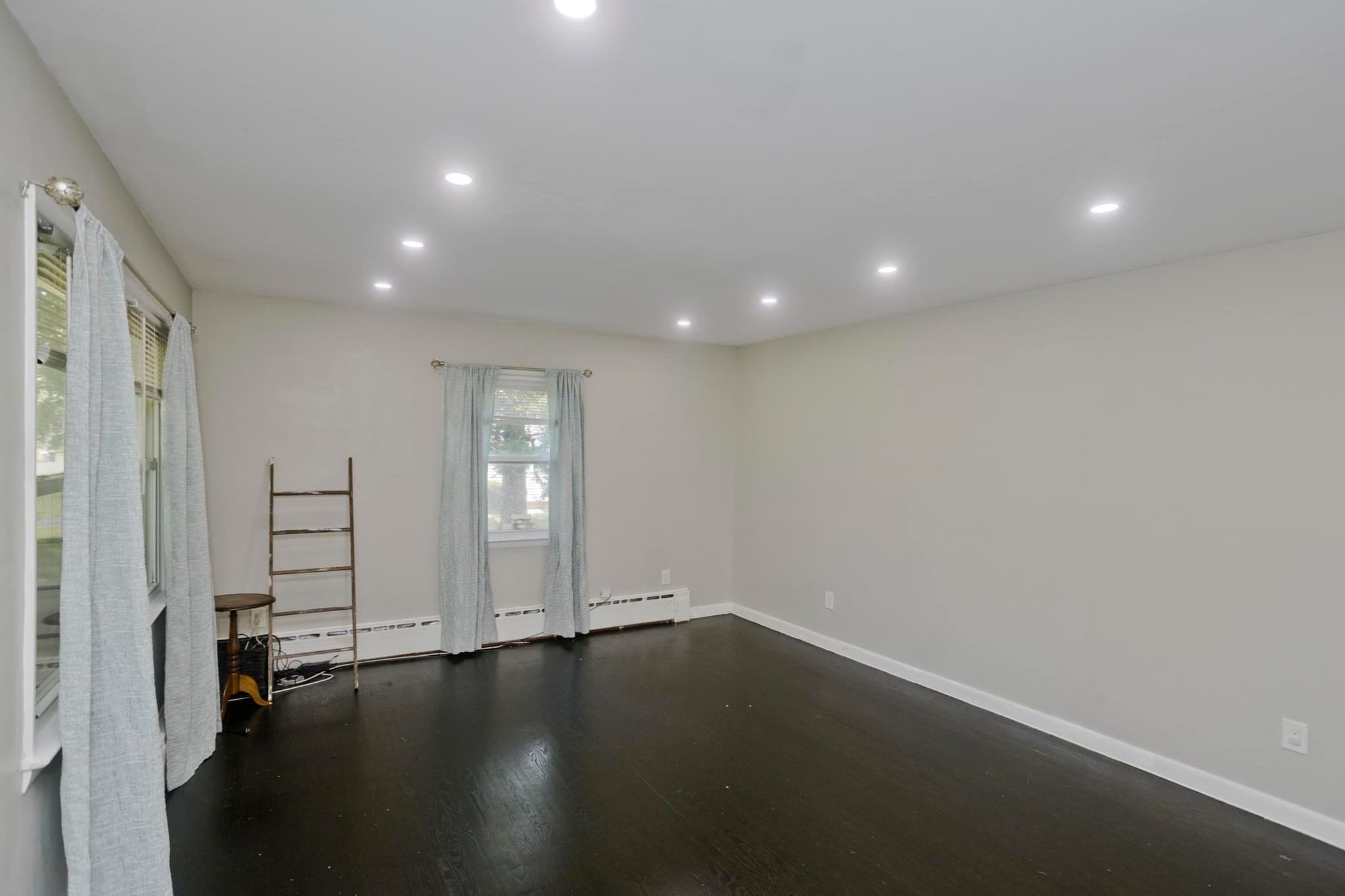 Single Family Residence at 10 Wesley Road, East Windsor CT 06016, photo 10 of 37