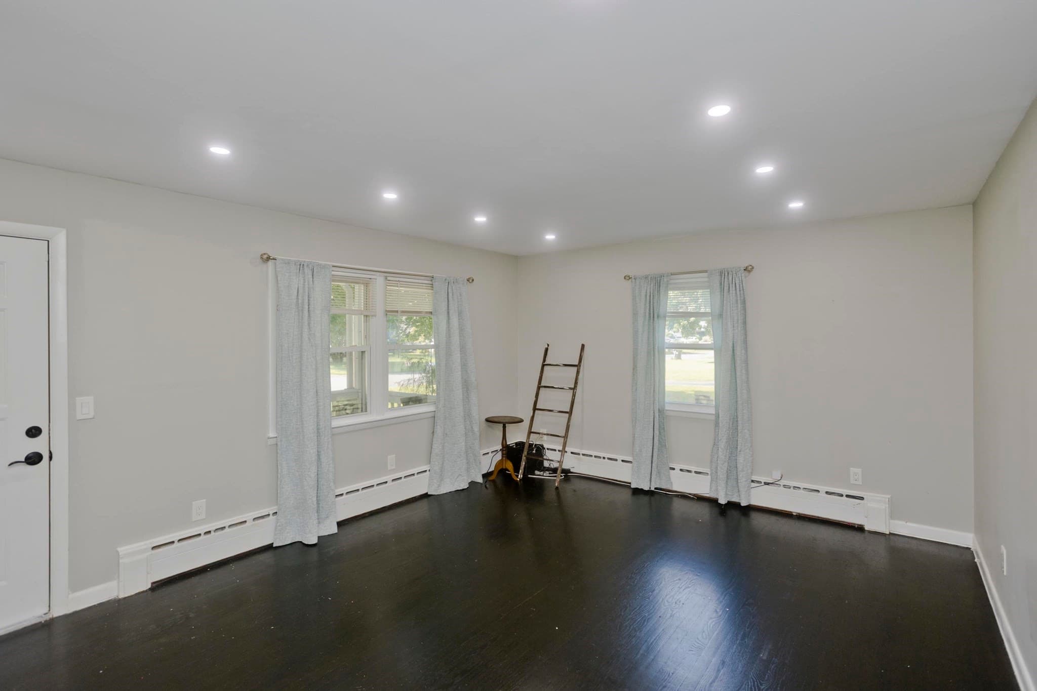 Single Family Residence at 10 Wesley Road, East Windsor CT 06016, photo 11 of 37