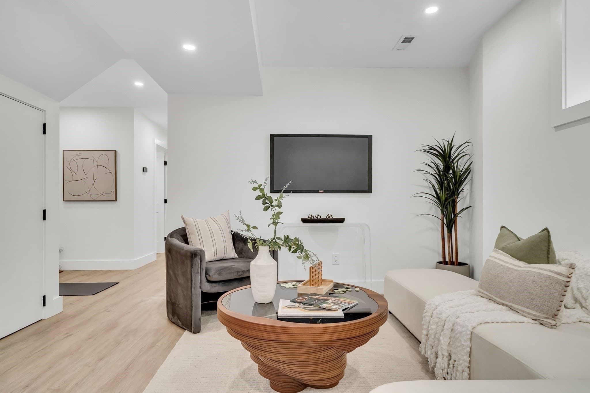 Condominium at 17 College Hill Road # 1, Somerville MA 02144, Somerville, photo 27 of 42