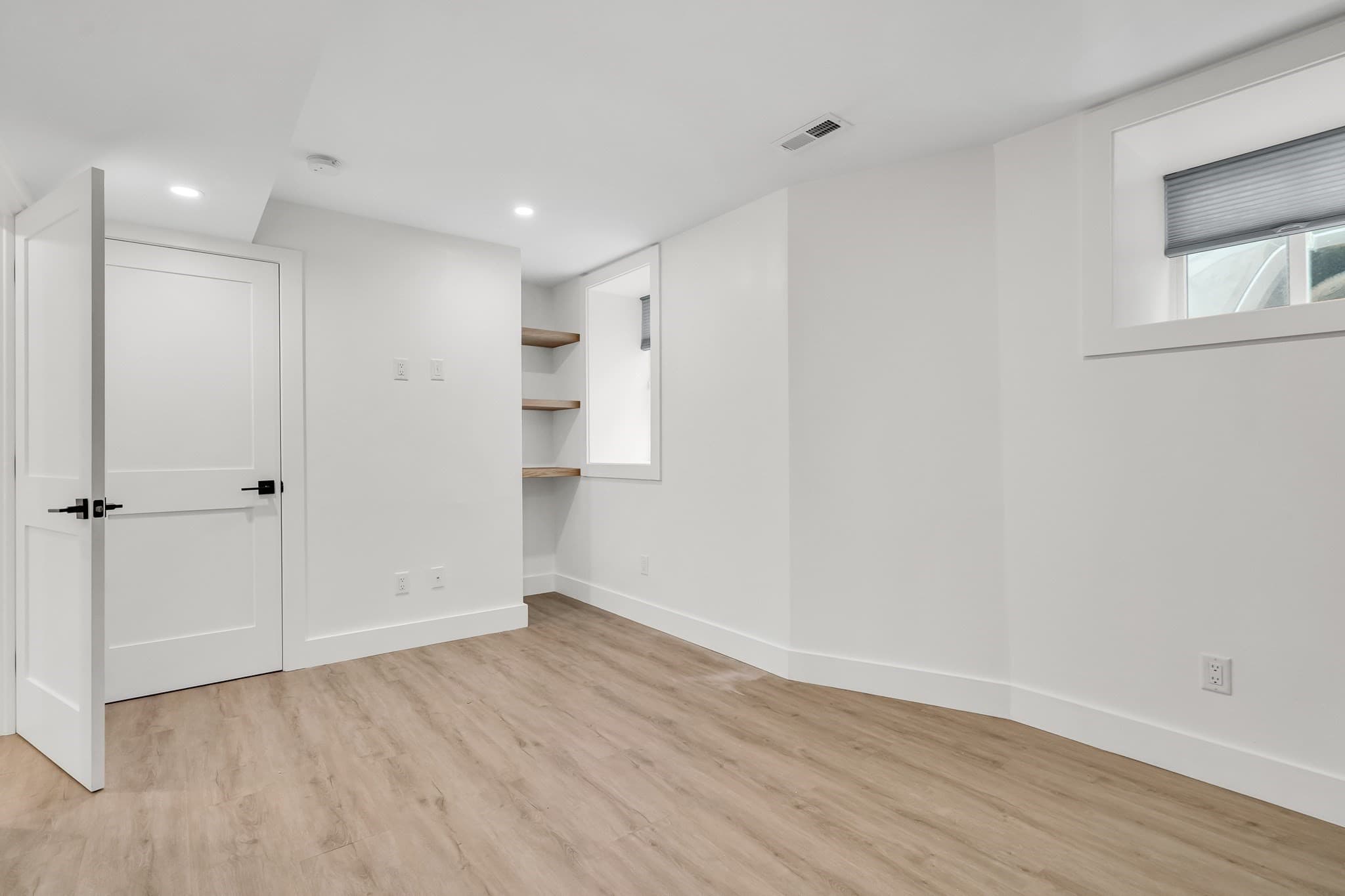 Condominium at 17 College Hill Road # 1, Somerville MA 02144, Somerville, photo 33 of 42