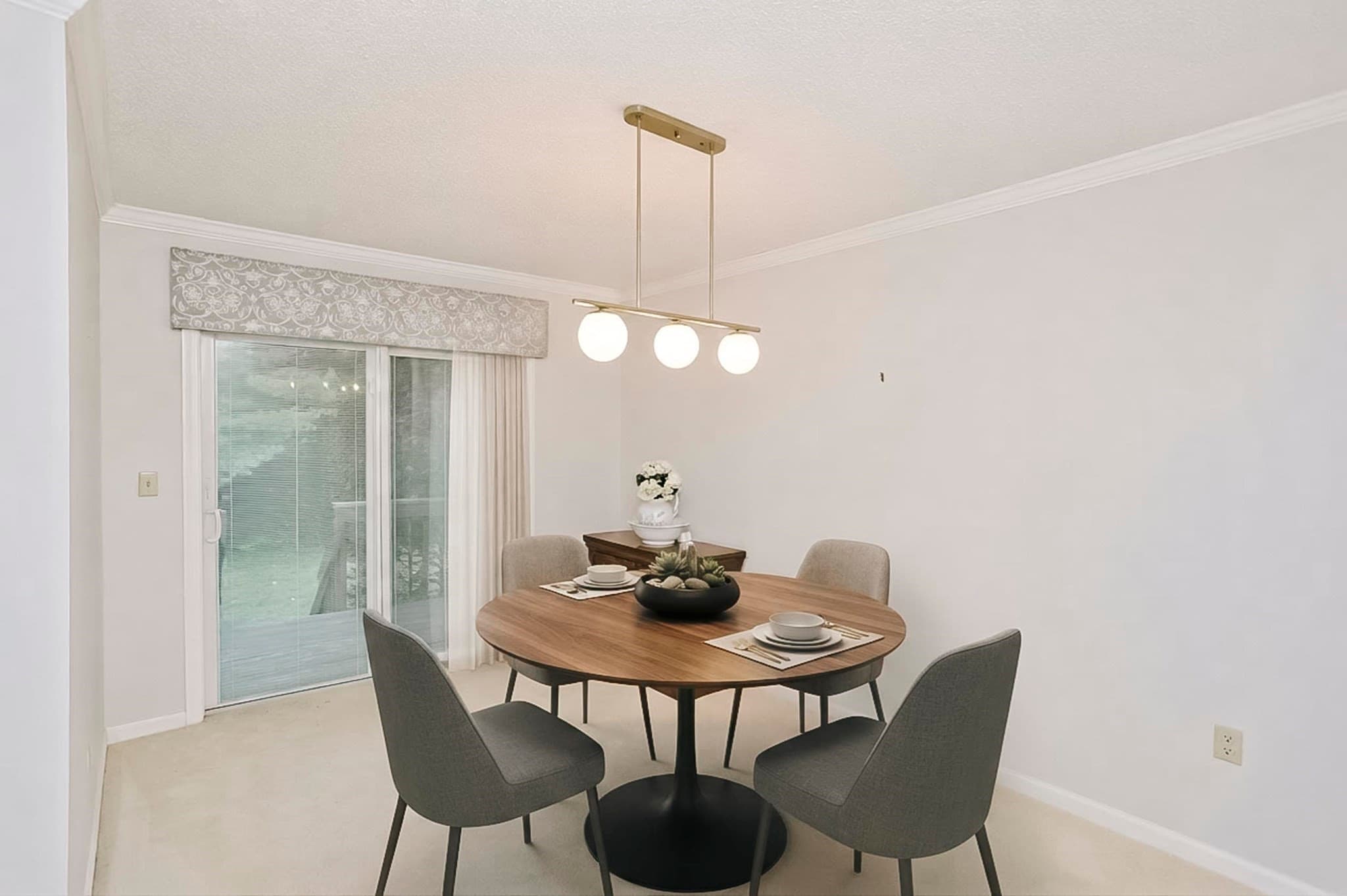 Condominium at 55 Dartmoor # 55, Enfield CT 06082, photo 13 of 42