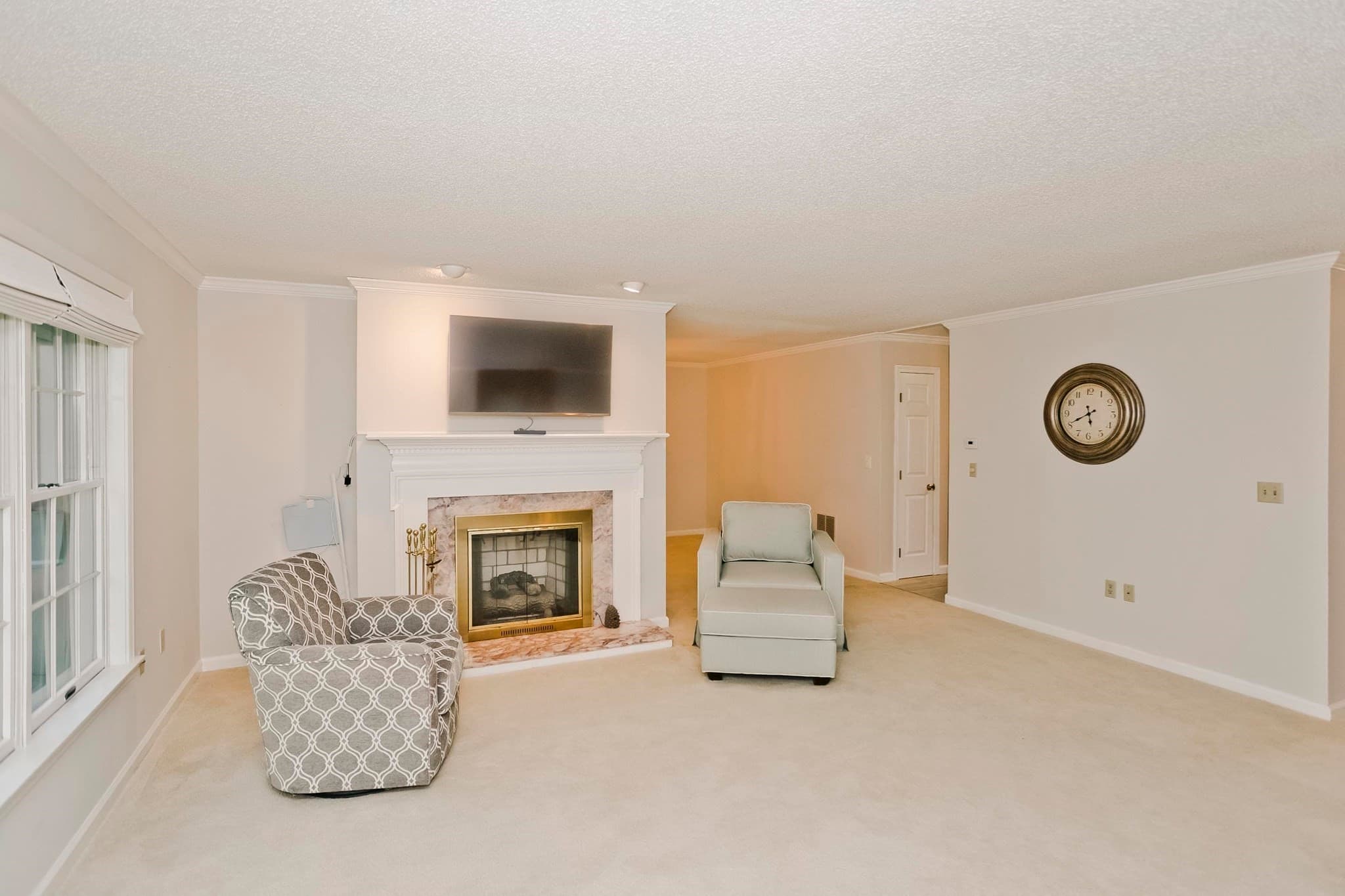 Condominium at 55 Dartmoor # 55, Enfield CT 06082, photo 9 of 42