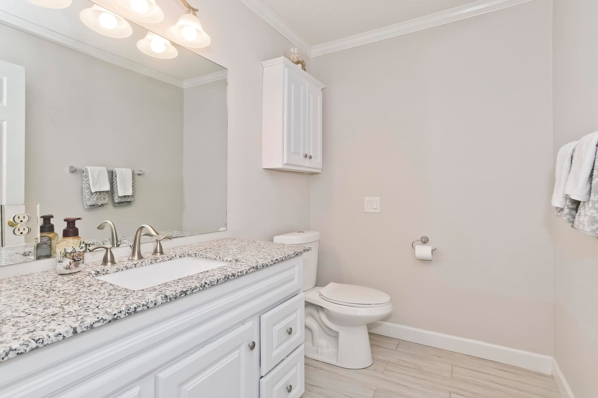 Condominium at 55 Dartmoor # 55, Enfield CT 06082, photo 40 of 42