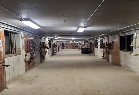 Equestrian at 125 Windkist Farm Road, North Andover MA 01845, North Andover, photo 2 of 13