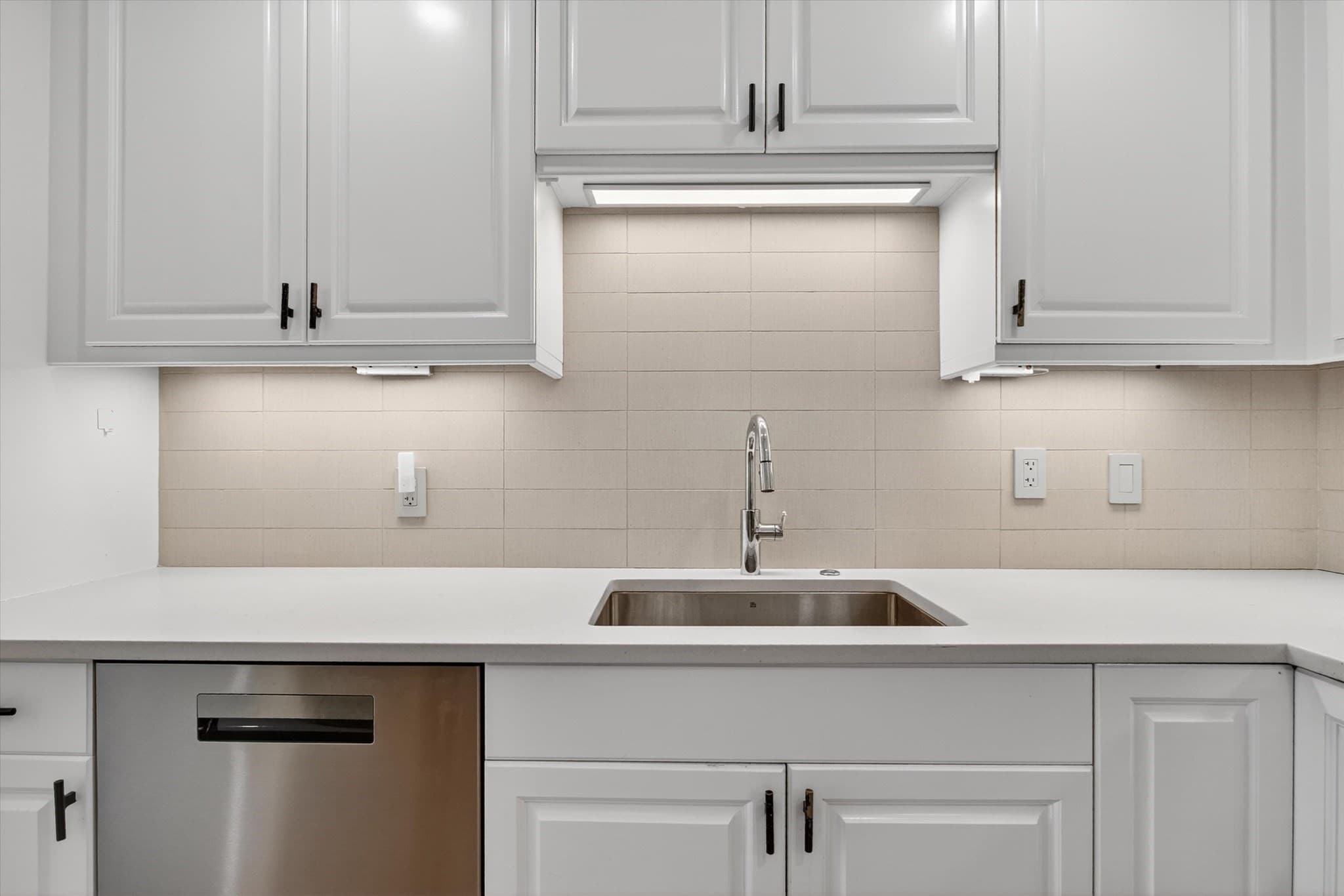 Condominium at 10 Bowdoin St. # 202, Boston MA 02114, Boston, photo 12 of 21