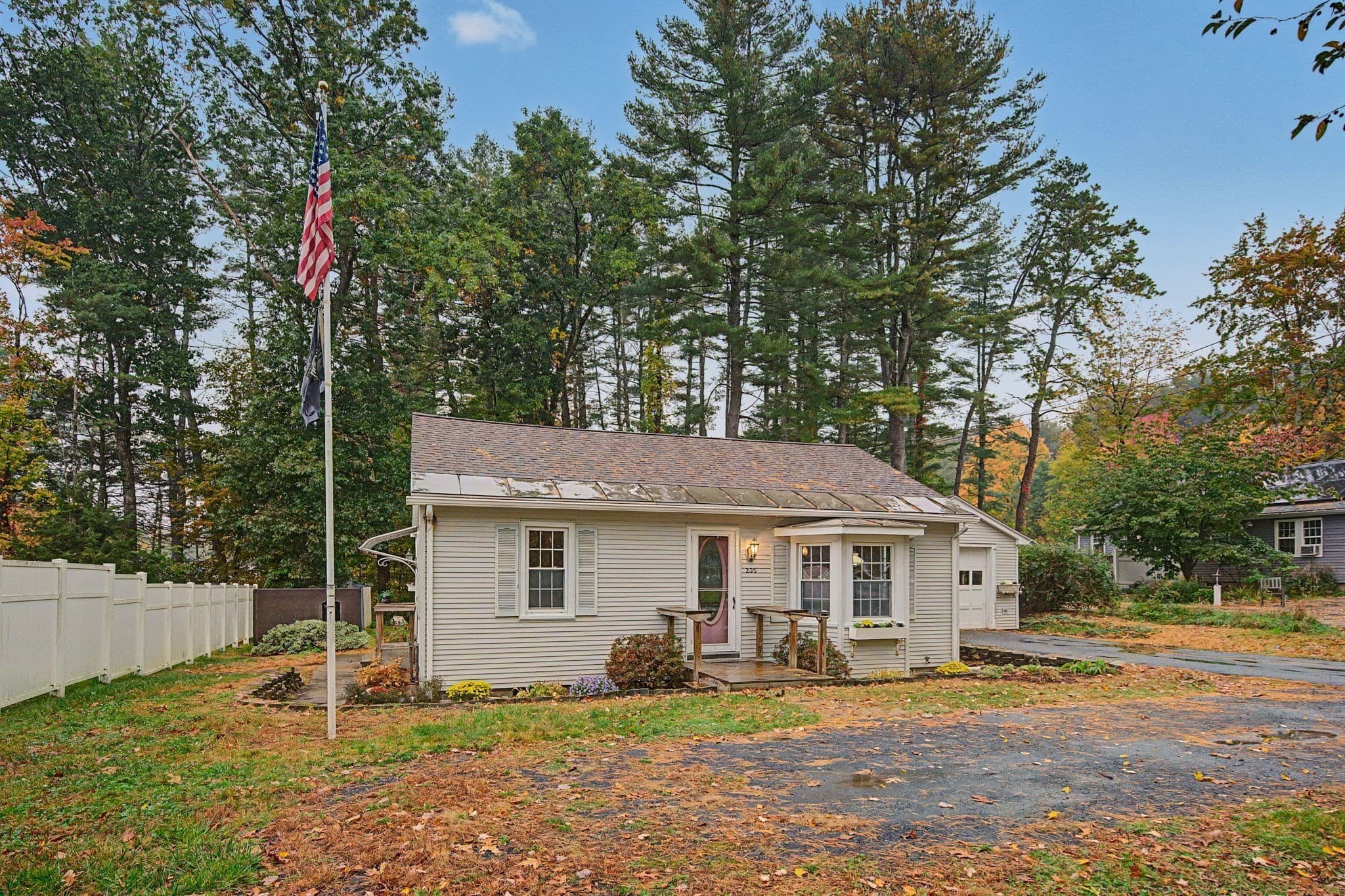 Single Family Residence at 235 Glendale Rd, Northampton MA 01062, Northampton, photo 2 of 21