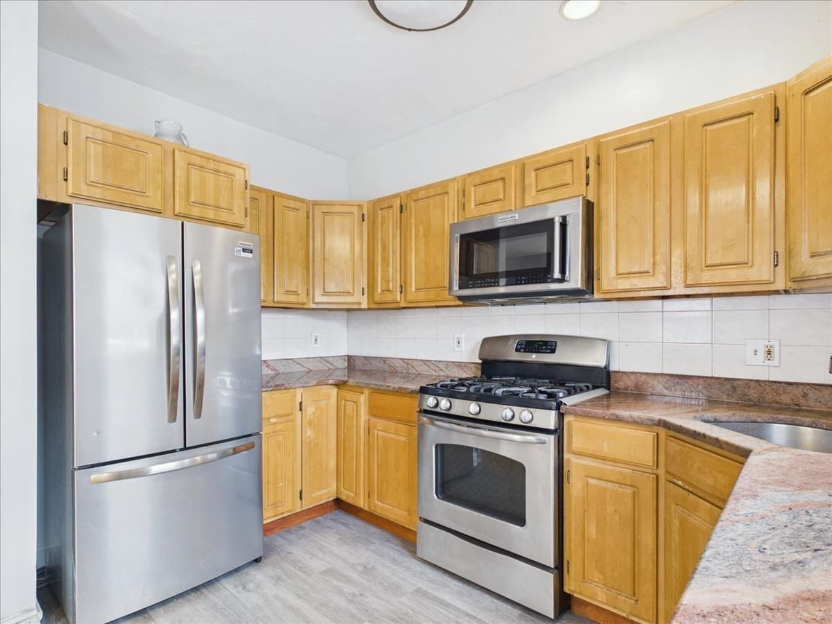 Condominium at 11 Woodrow Avenue # 11, Boston MA 02124, Boston, photo 9 of 27