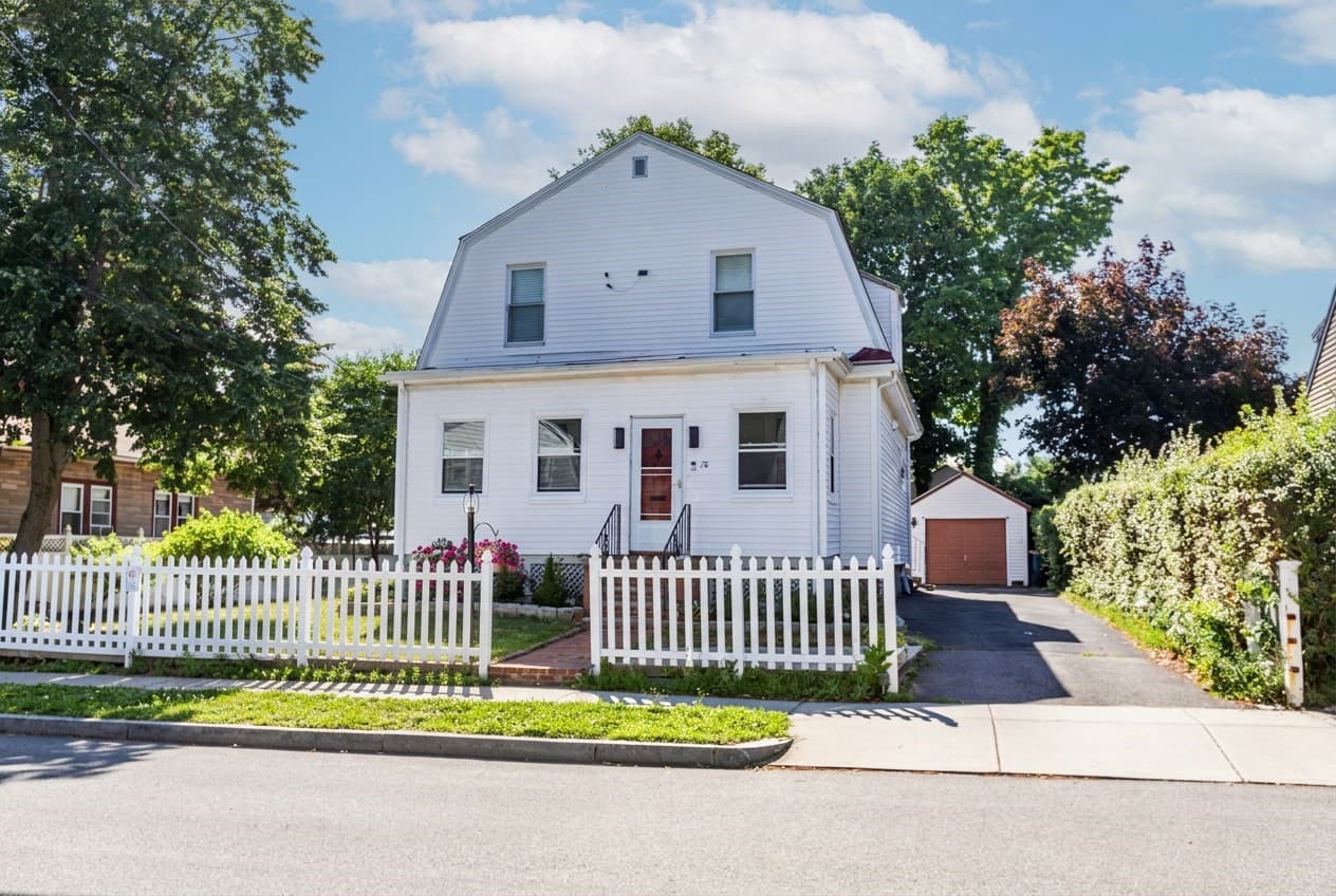 78 Arnold St, Quincy MA 02169