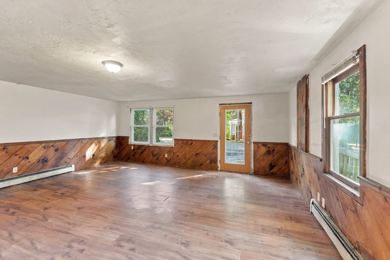 Single Family Residence at 69 Lake Ave, Leicester MA 01524, Leicester, photo 6 of 40