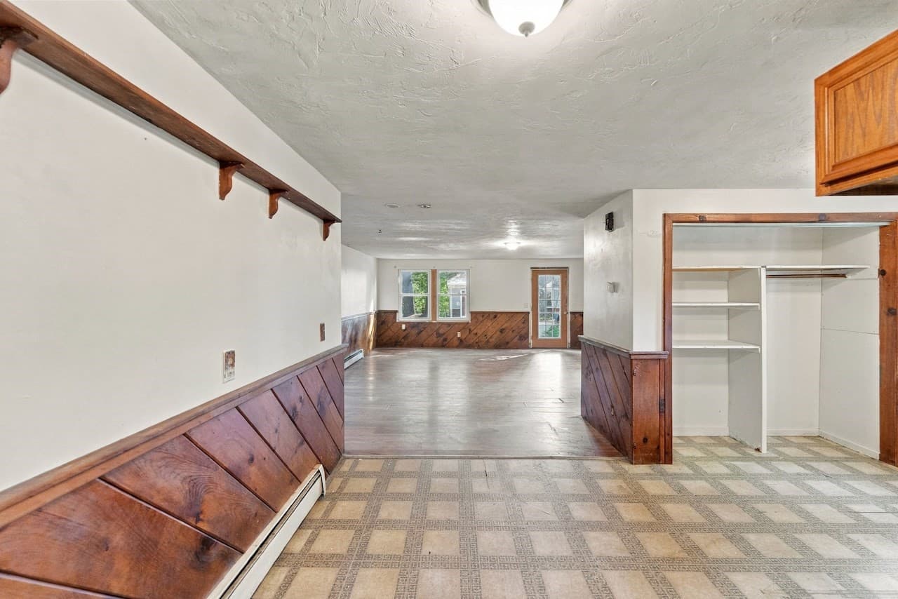 Single Family Residence at 69 Lake Ave, Leicester MA 01524, Leicester, photo 16 of 40