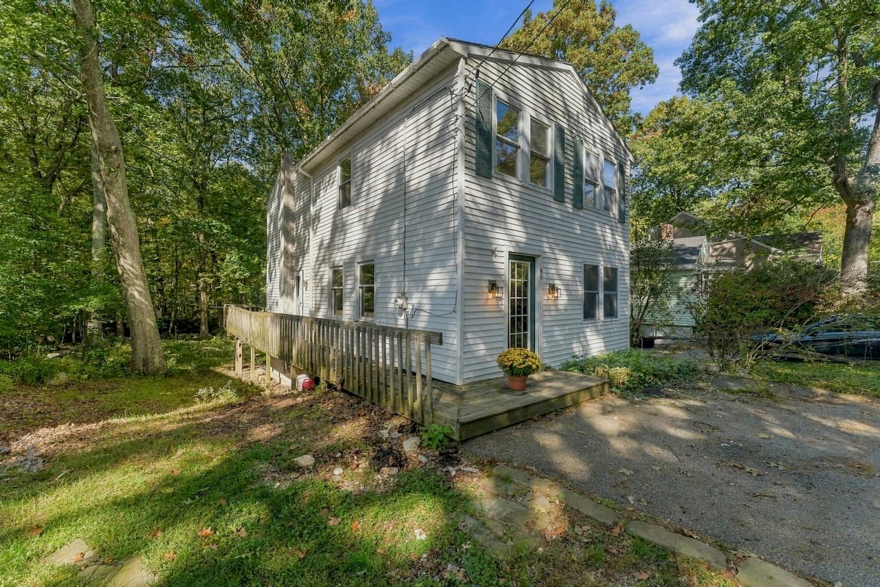Single Family Residence at 69 Lake Ave, Leicester MA 01524, Leicester, photo 30 of 40