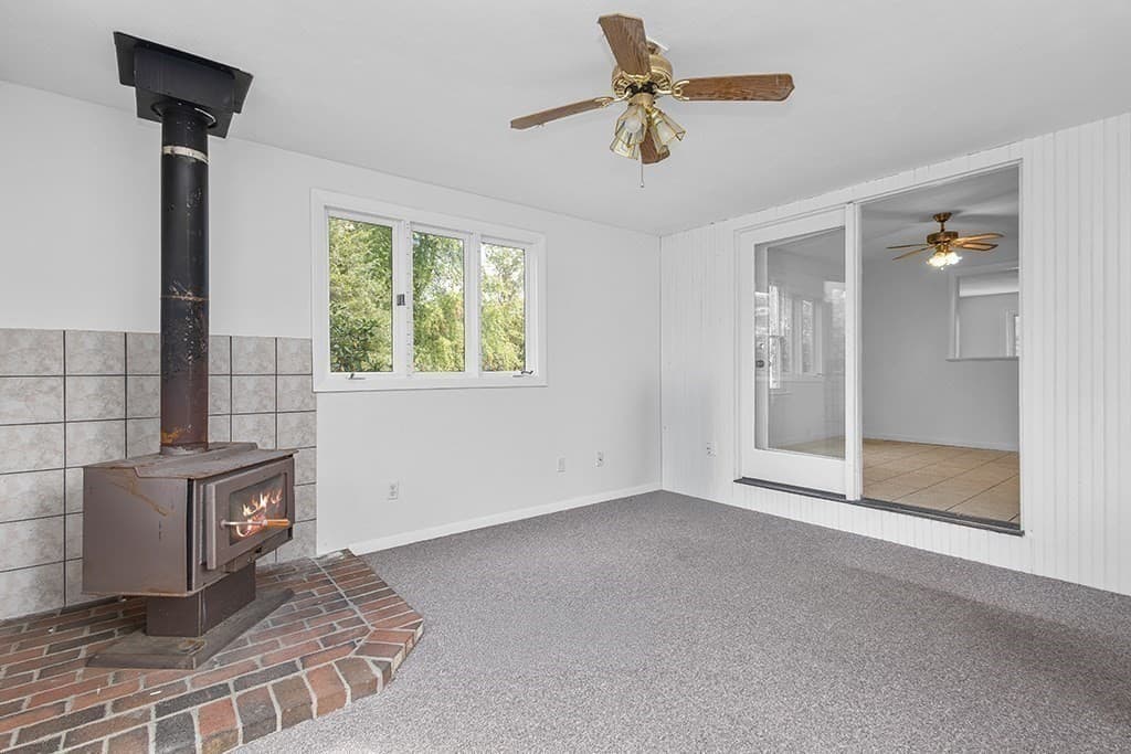 Single Family Residence at 60 Sheldonville Rd, North Attleboro MA 02760, photo 9 of 32