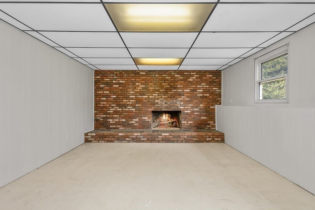 Single Family Residence at 60 Sheldonville Rd, North Attleboro MA 02760, photo 18 of 32