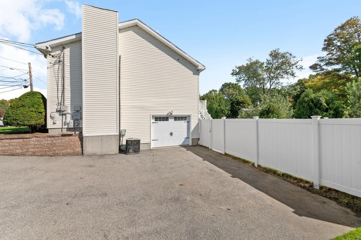 Single Family Residence at 3 Gatta Cir, Woburn MA 01801, Woburn, photo 27 of 33