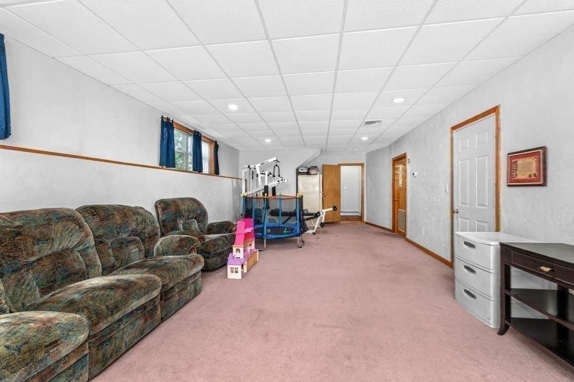 Single Family Residence at 3 Gatta Cir, Woburn MA 01801, Woburn, photo 13 of 33