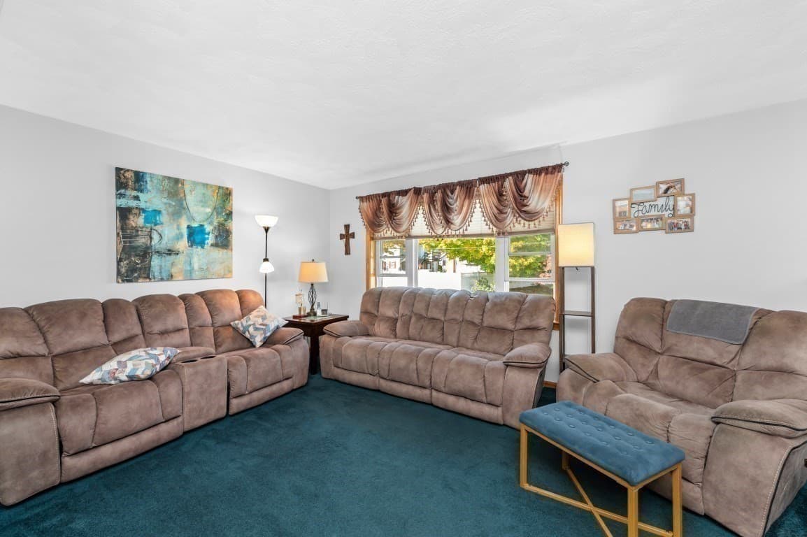 Single Family Residence at 3 Gatta Cir, Woburn MA 01801, Woburn, photo 12 of 33