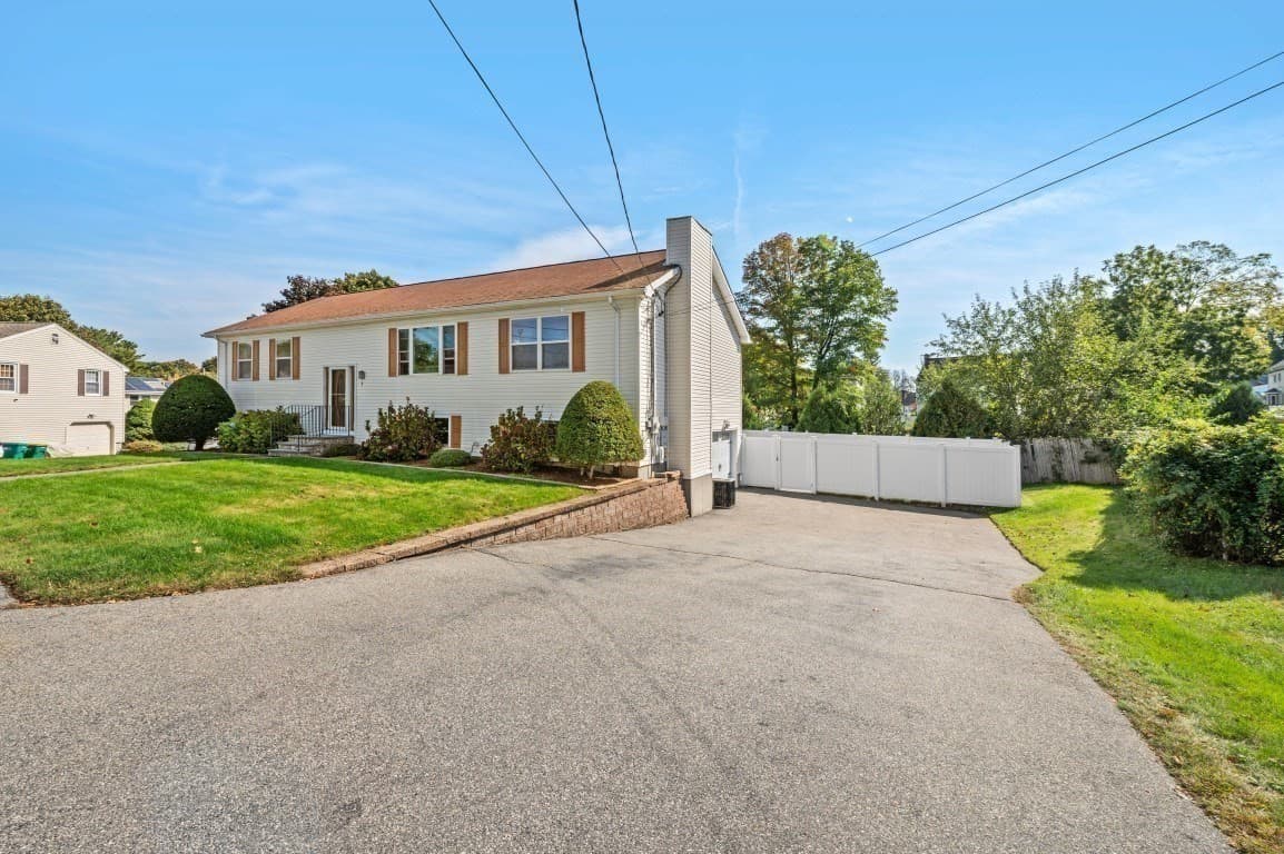 Single Family Residence at 3 Gatta Cir, Woburn MA 01801, Woburn, photo 26 of 33