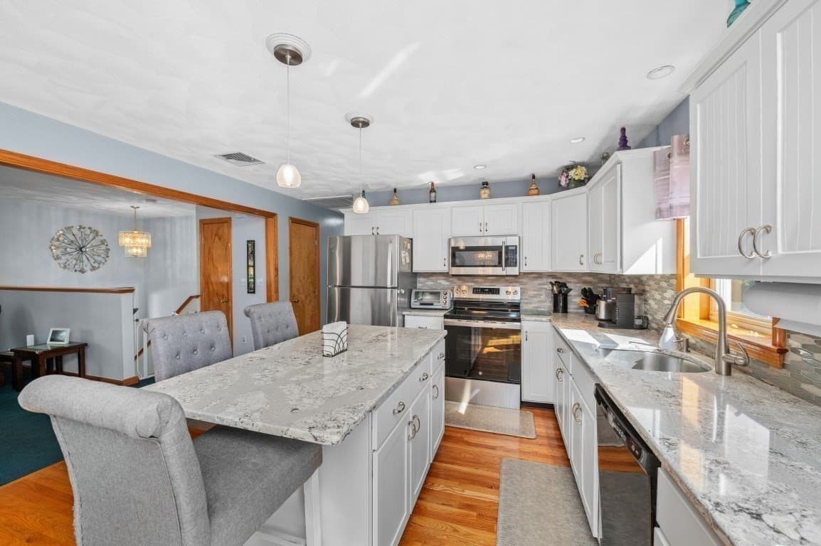 Single Family Residence at 3 Gatta Cir, Woburn MA 01801, Woburn, photo 3 of 33
