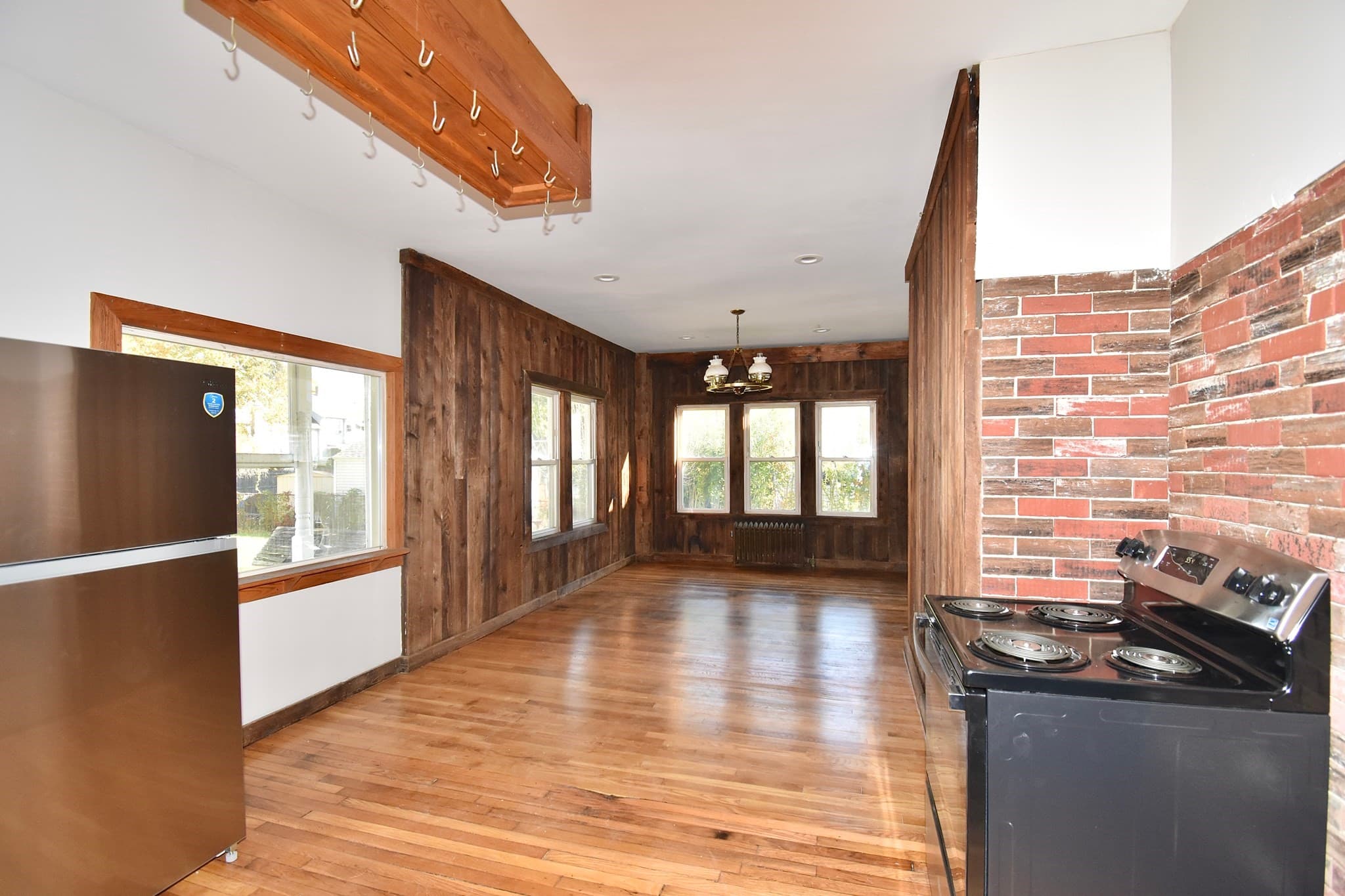 Single Family Residence at 60 Worthy Ave, West Springfield MA 01089, West Springfield, photo 8 of 32