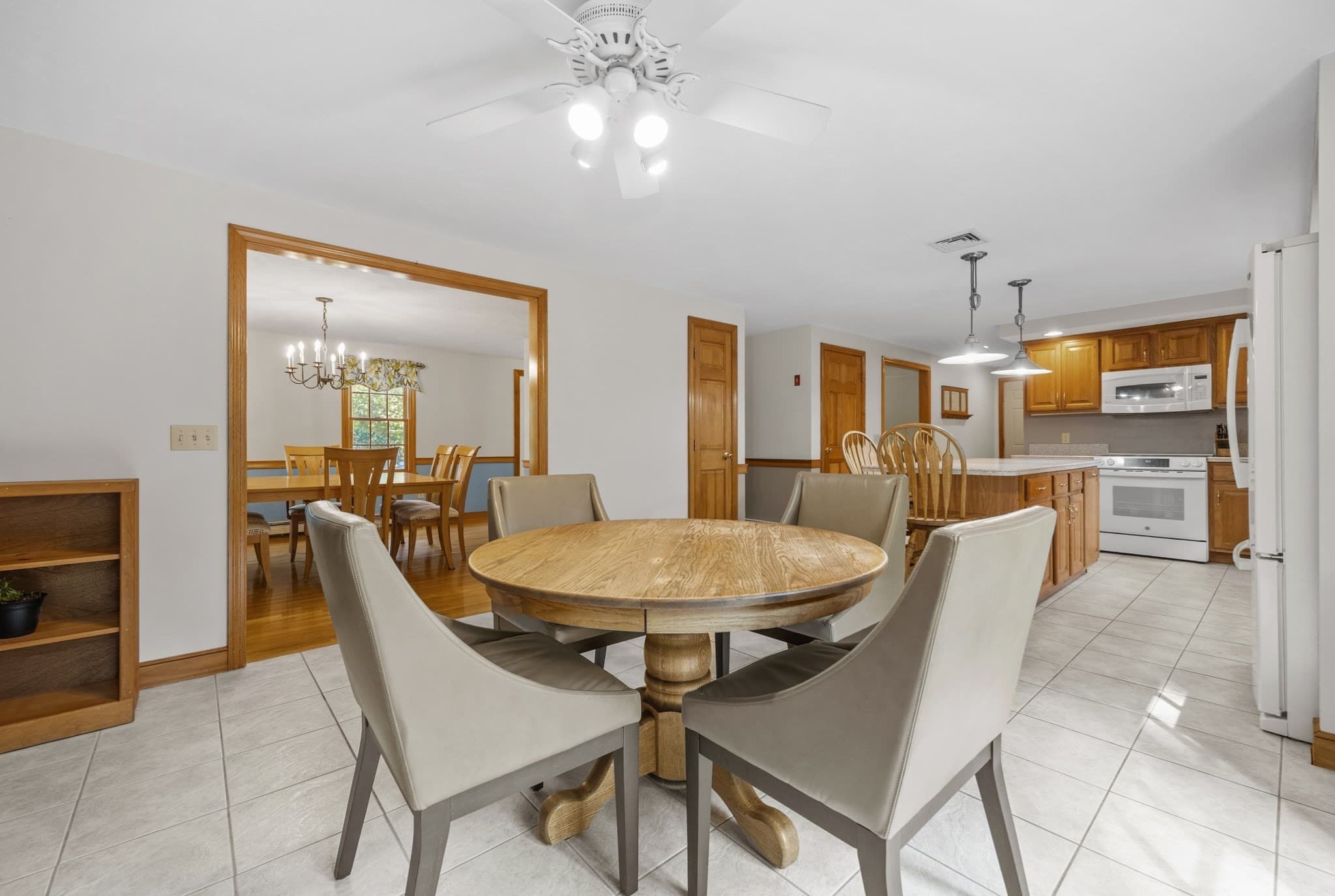 Single Family Residence at 45 Turner Dr., Bridgewater MA 02324, Bridgewater, photo 6 of 40