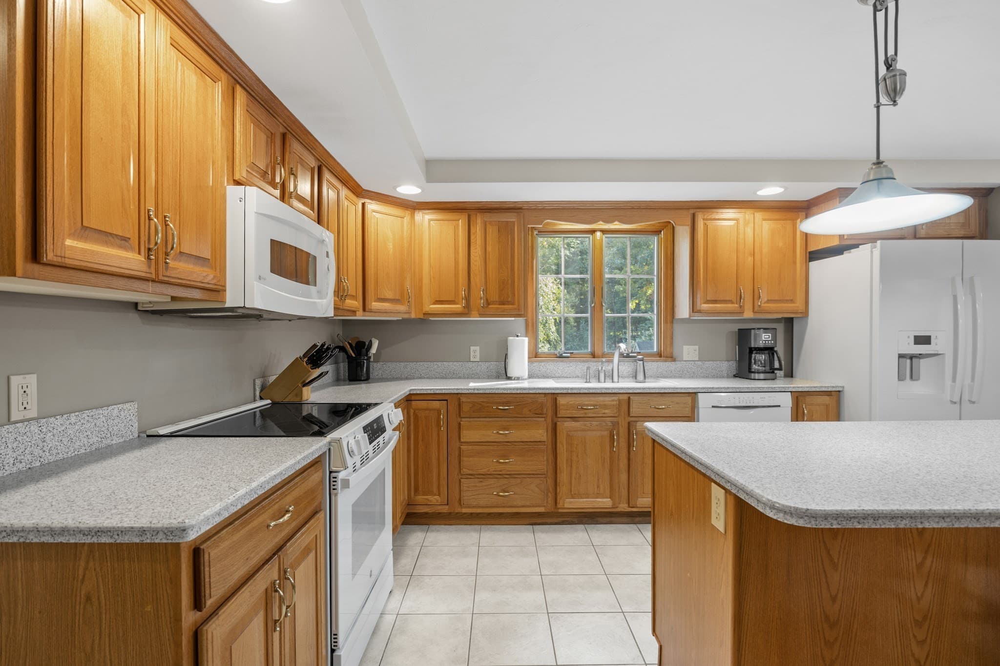 Single Family Residence at 45 Turner Dr., Bridgewater MA 02324, Bridgewater, photo 7 of 40