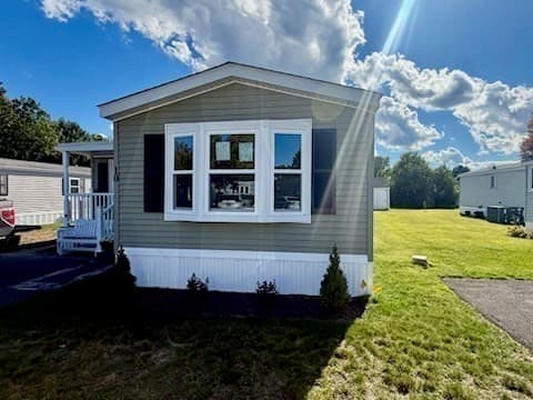 Mobile Home at 10 Melissa Drive, Attleboro MA 02703, Attleboro, photo 3 of 23