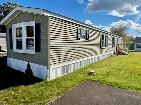 Mobile Home at 10 Melissa Drive, Attleboro MA 02703, Attleboro, photo 4 of 23