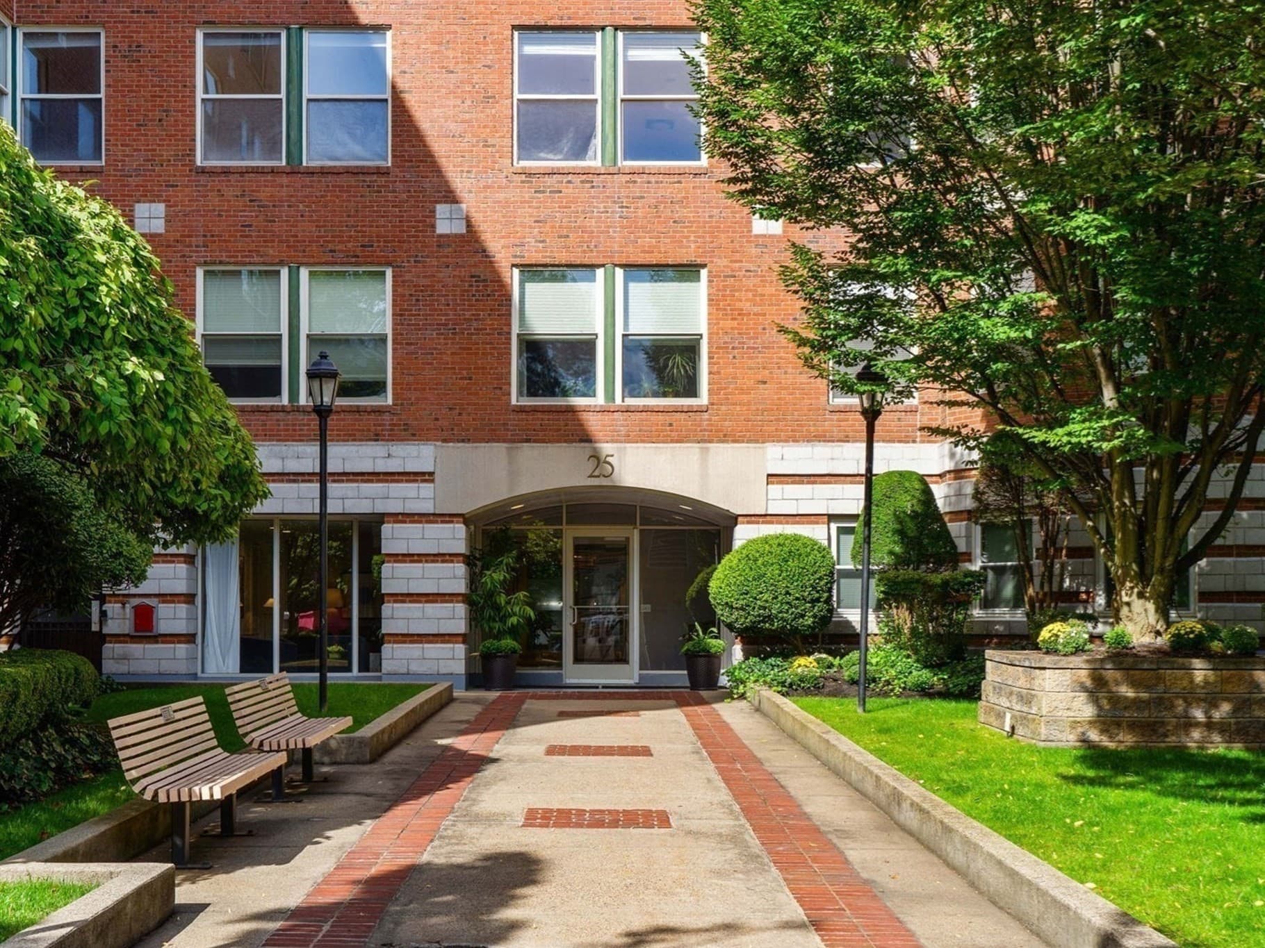 25 Marion St # 27, Brookline MA 02446