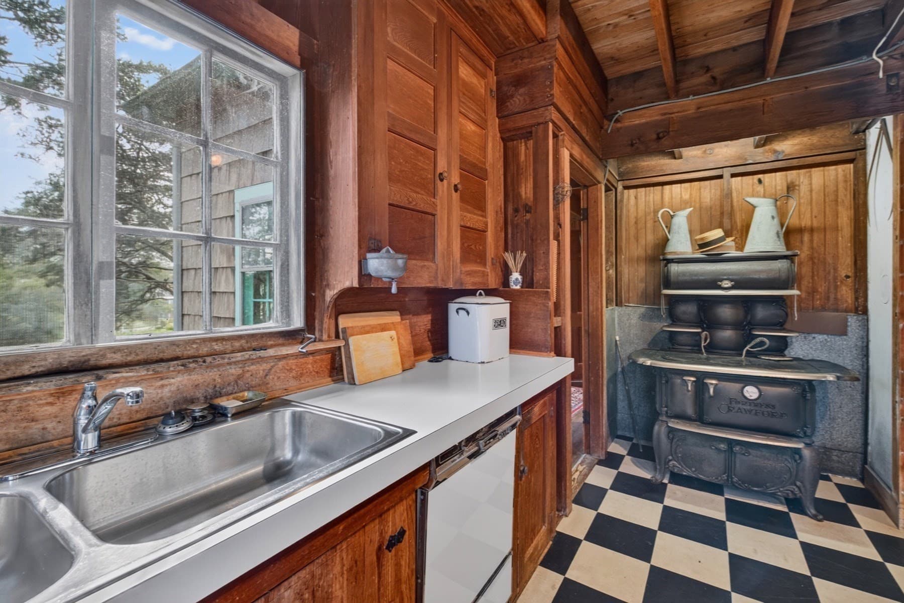 Single Family Residence at 46 Gardiner Rd, Falmouth MA 02450, Falmouth, photo 13 of 39
