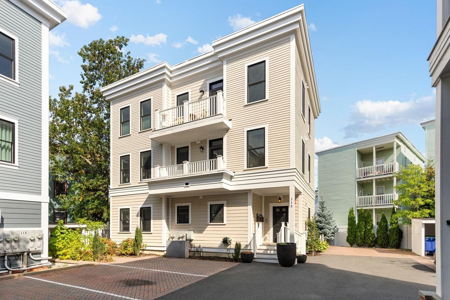 113 Beacon St # A, Somerville MA 02143