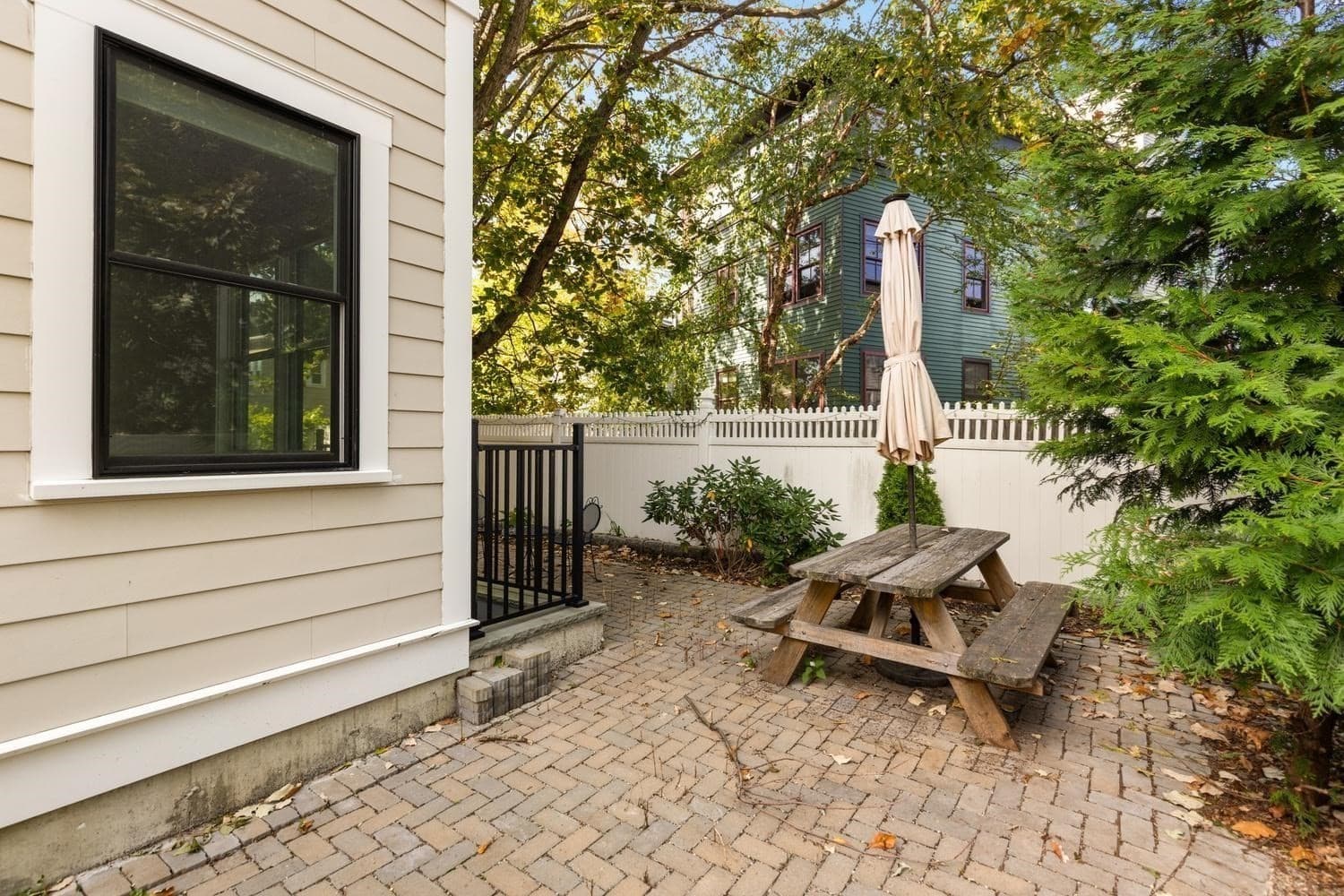 Condominium at 113 Beacon St # A, Somerville MA 02143, Somerville, photo 21 of 26