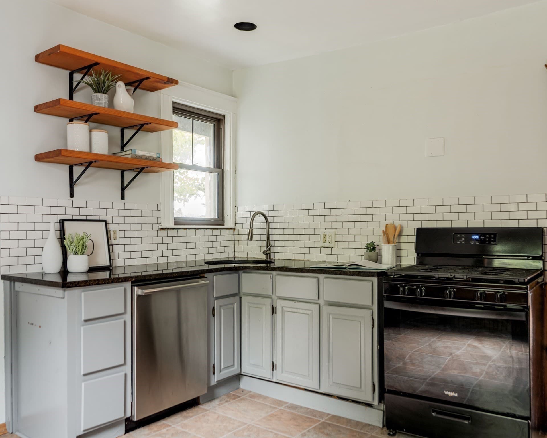 Condominium at 8 Pine St # 2, Boston MA 02136, Boston, photo 17 of 38