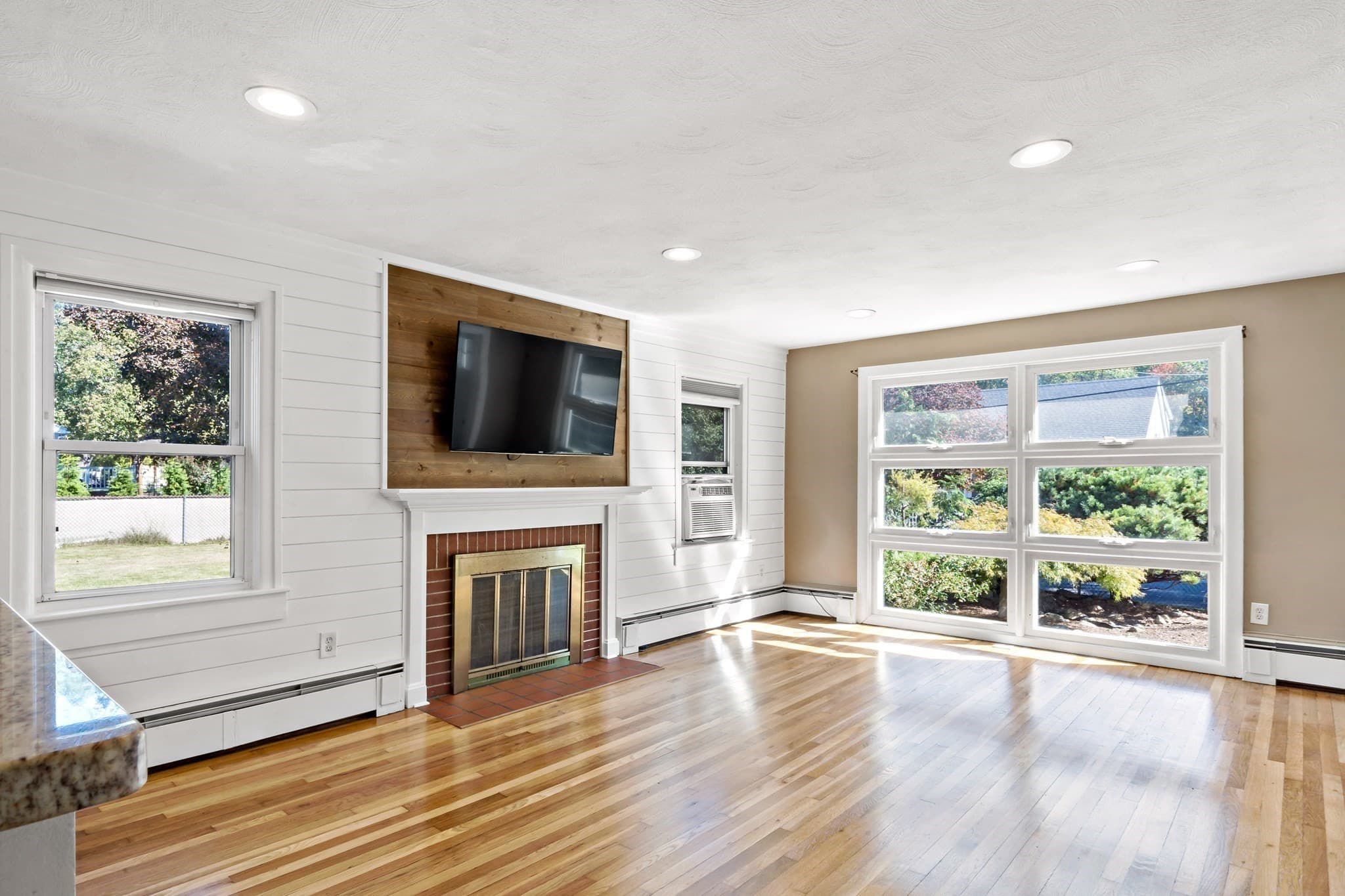 Single Family Residence at 21 Miriam Dr, Attleboro MA 02703, Attleboro, photo 6 of 31