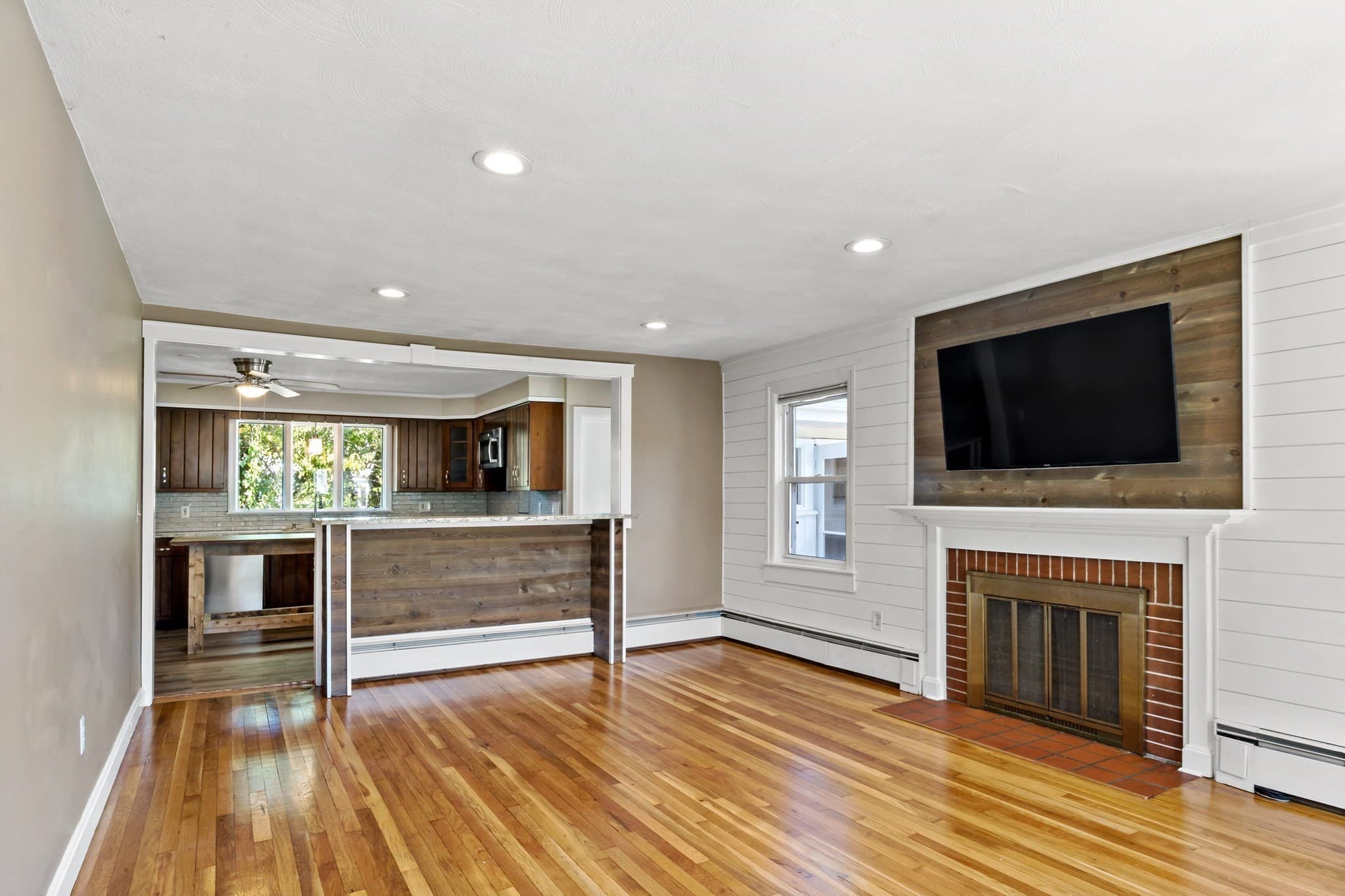 Single Family Residence at 21 Miriam Dr, Attleboro MA 02703, Attleboro, photo 7 of 31