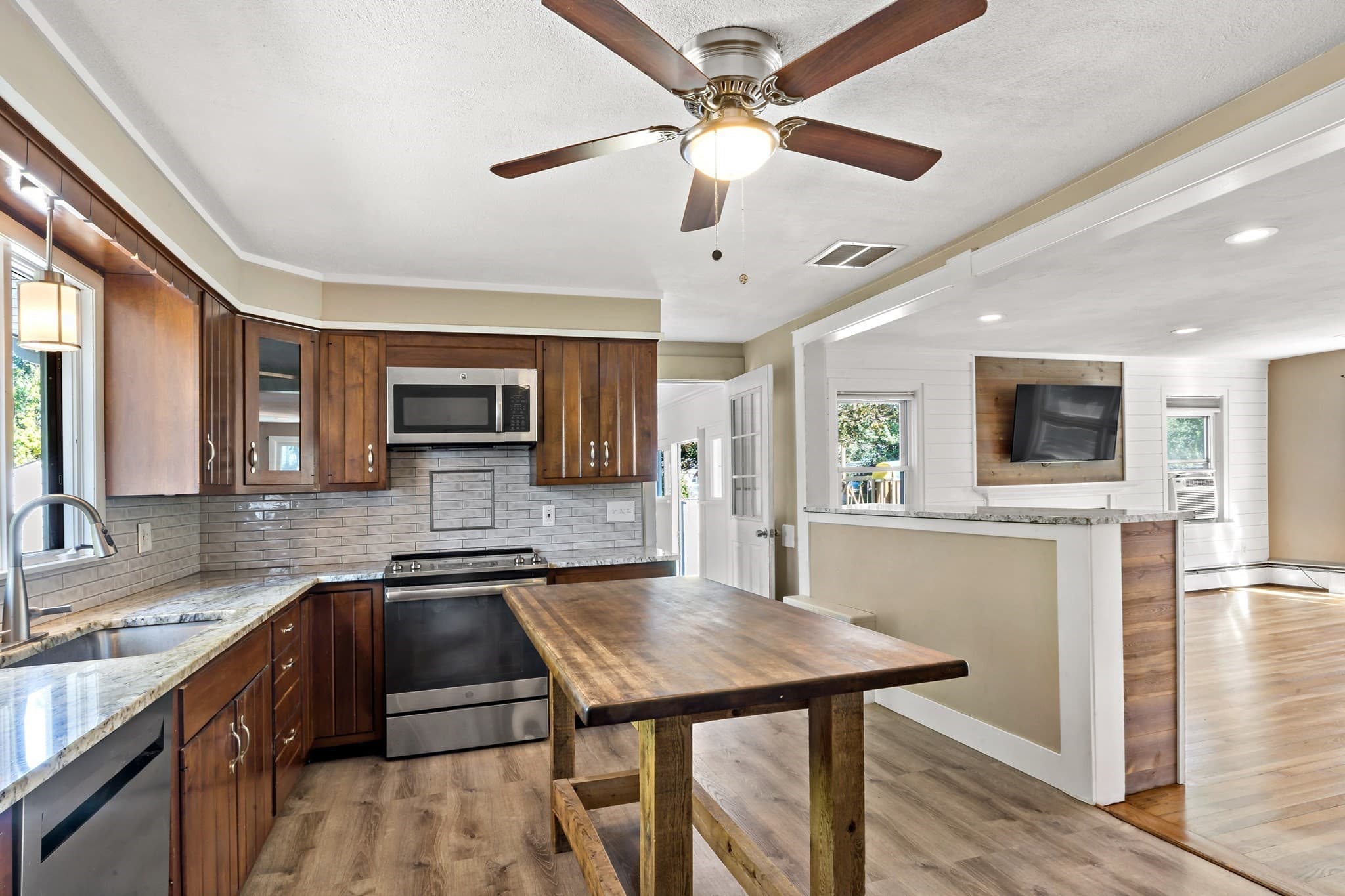 Single Family Residence at 21 Miriam Dr, Attleboro MA 02703, Attleboro, photo 8 of 31