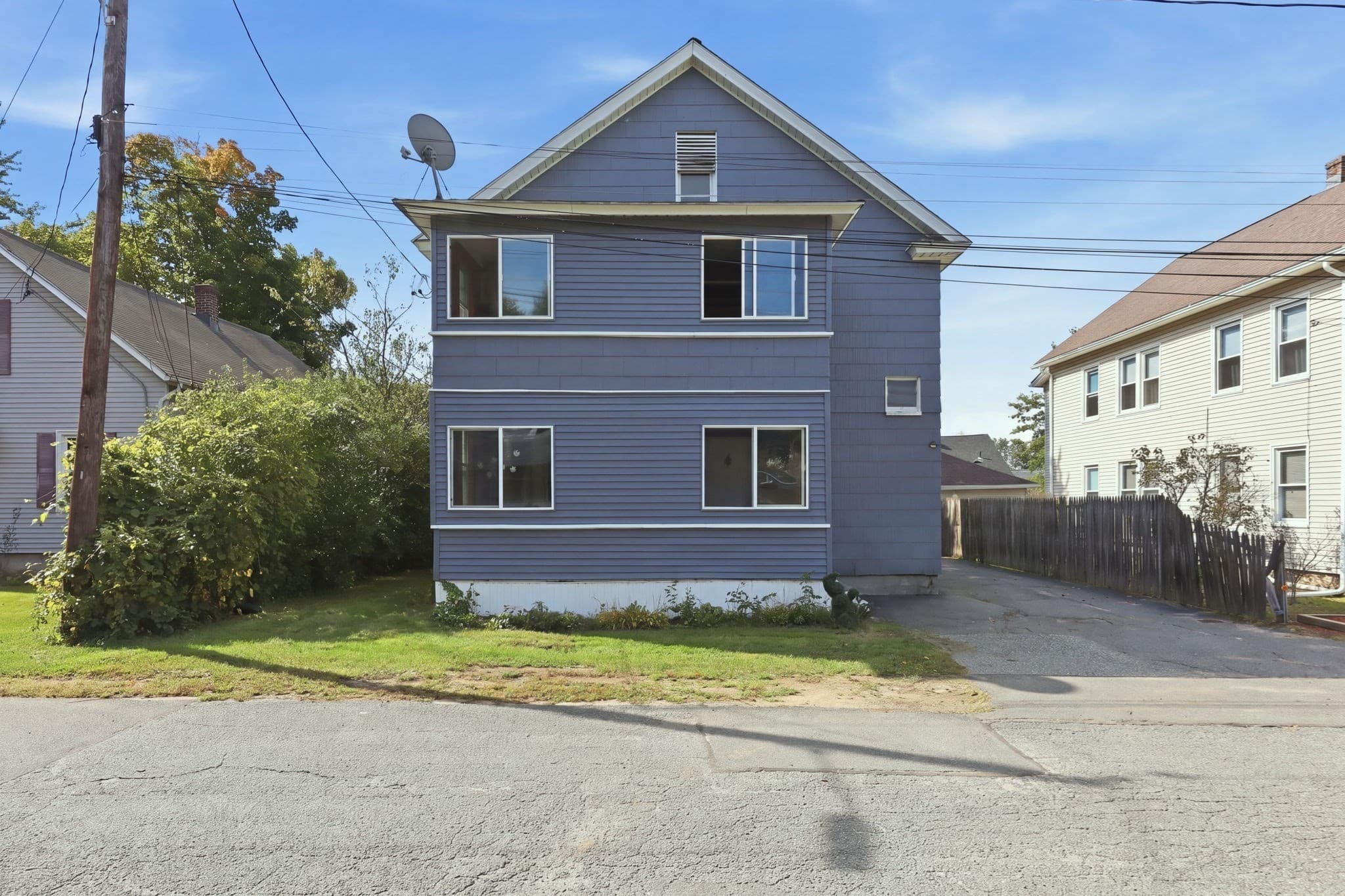20 Rathburn St, Chicopee MA 01020