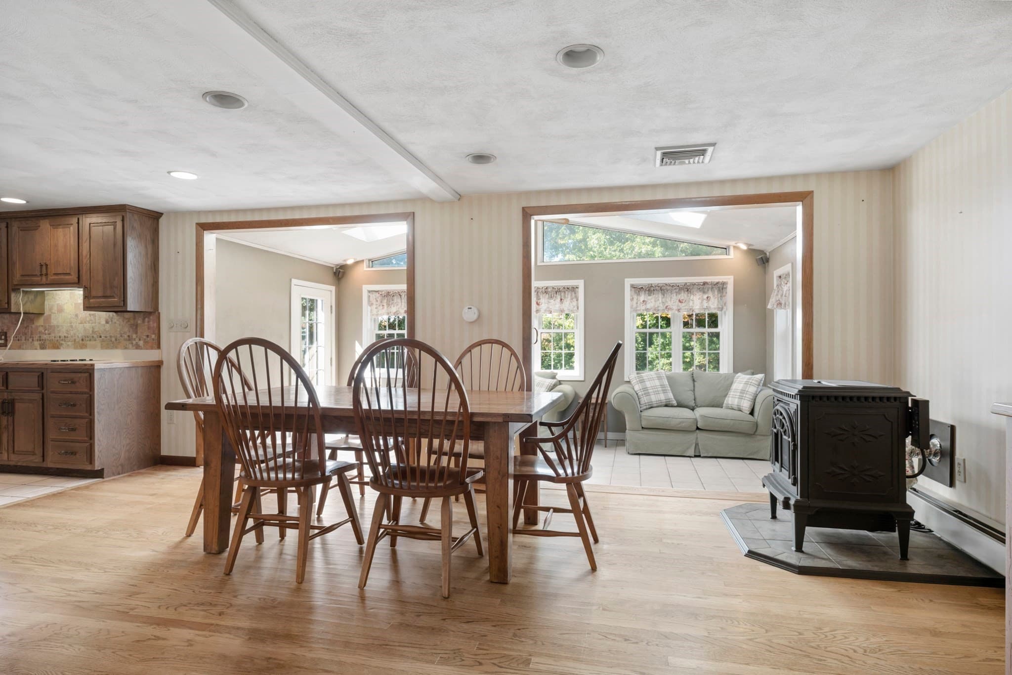 Single Family Residence at 11 Carousel Dr, Millbury MA 01527, Millbury, photo 7 of 42