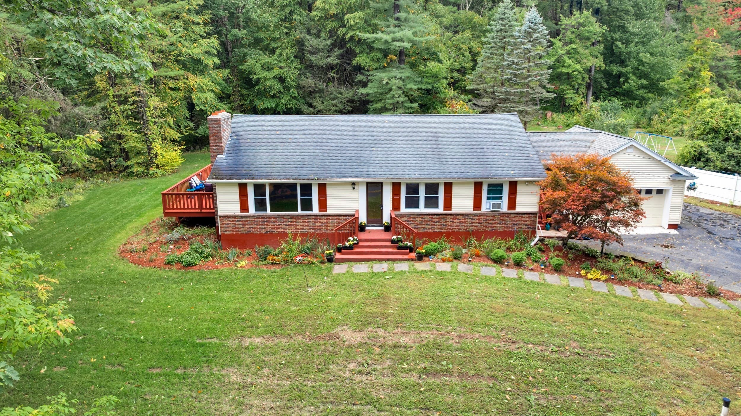 Single Family Residence at 30 W Sutton Rd, Sutton MA 01590, Sutton, photo 2 of 31